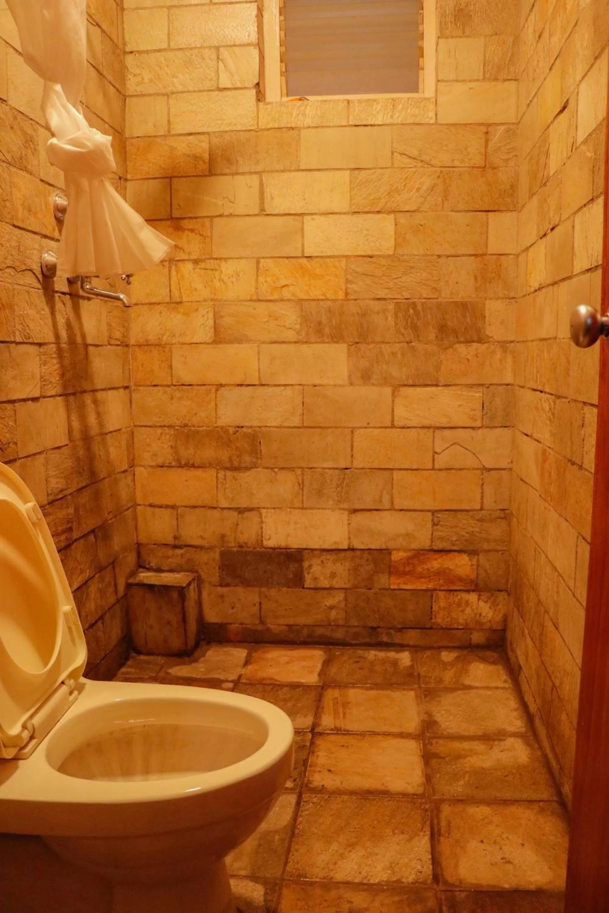 Bathroom in Hotel ThorongLa Thamel