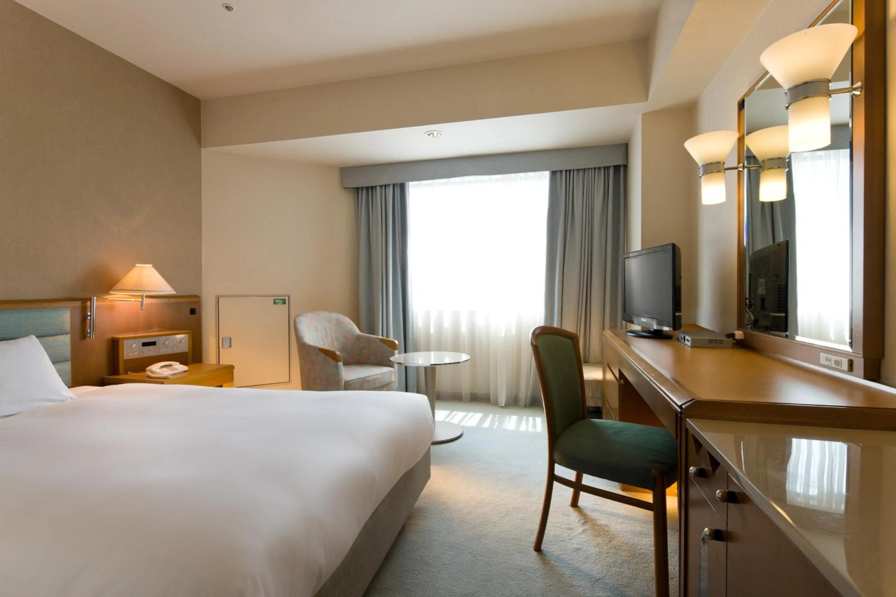 Double Room with Small Double Bed - single occupancy - Smoking in Miyako Hotel Amagasaki