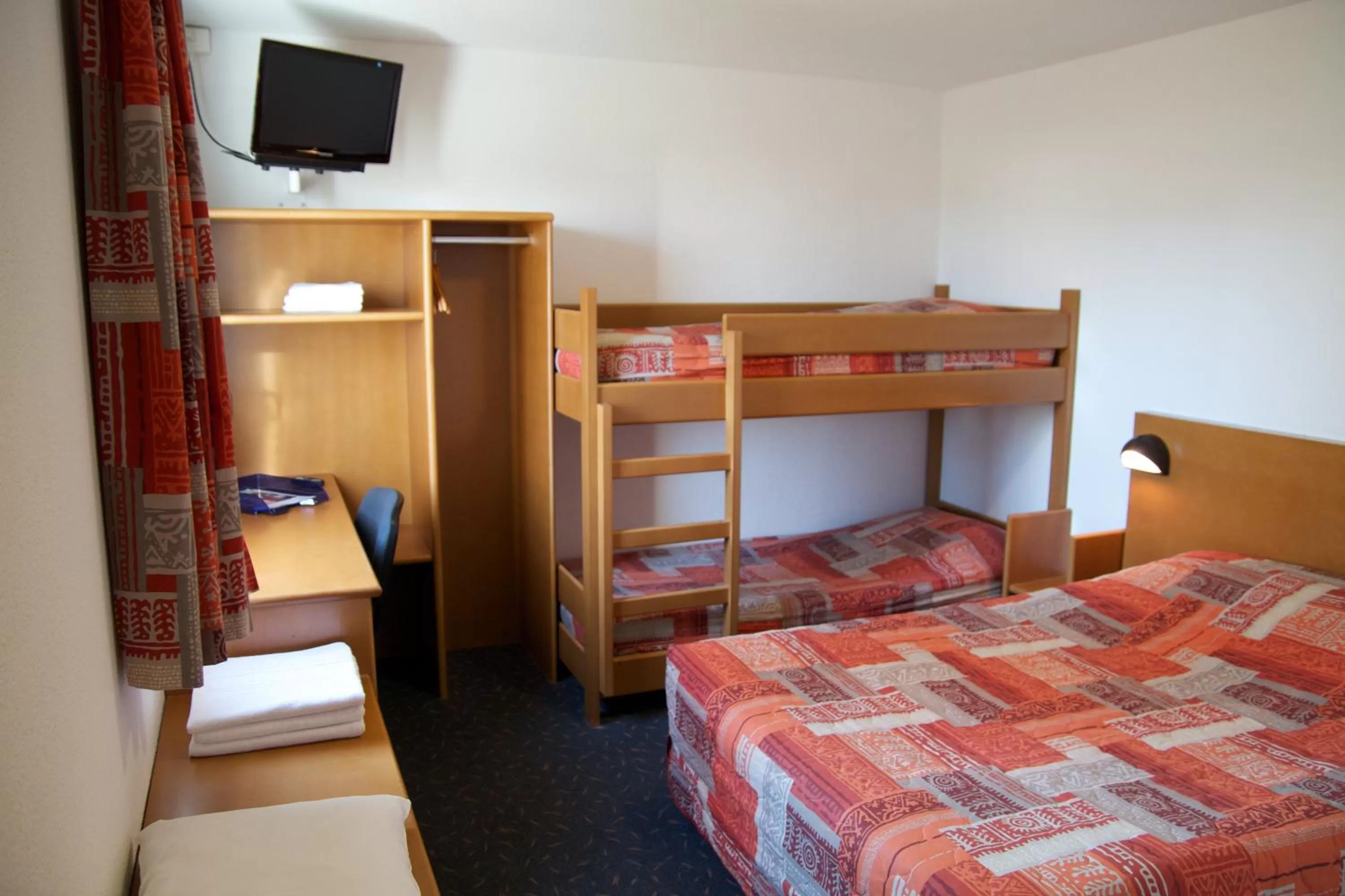 Photo of the whole room, Bed in Quick Palace Vannes