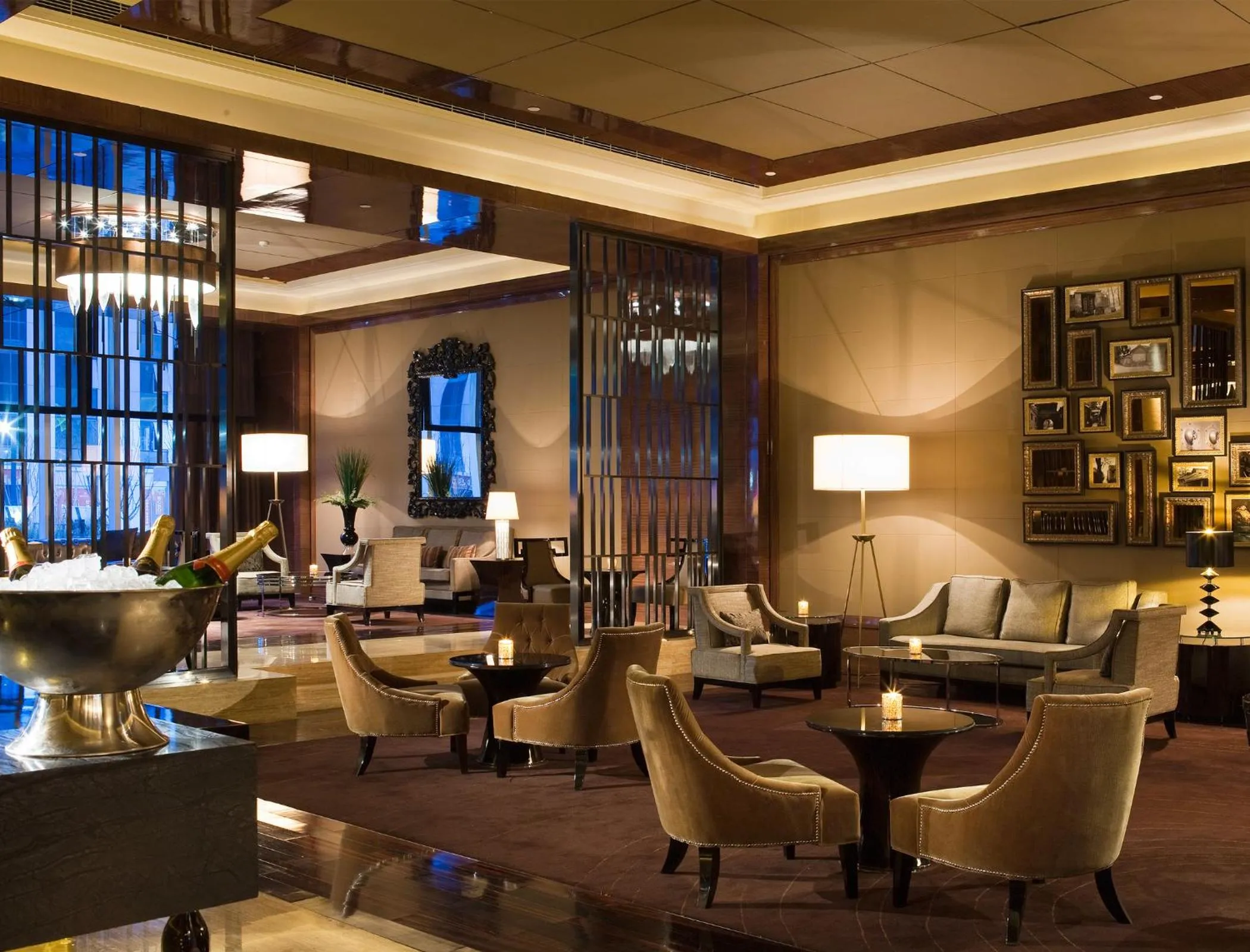 Lounge or bar in Wanda Realm Beijing