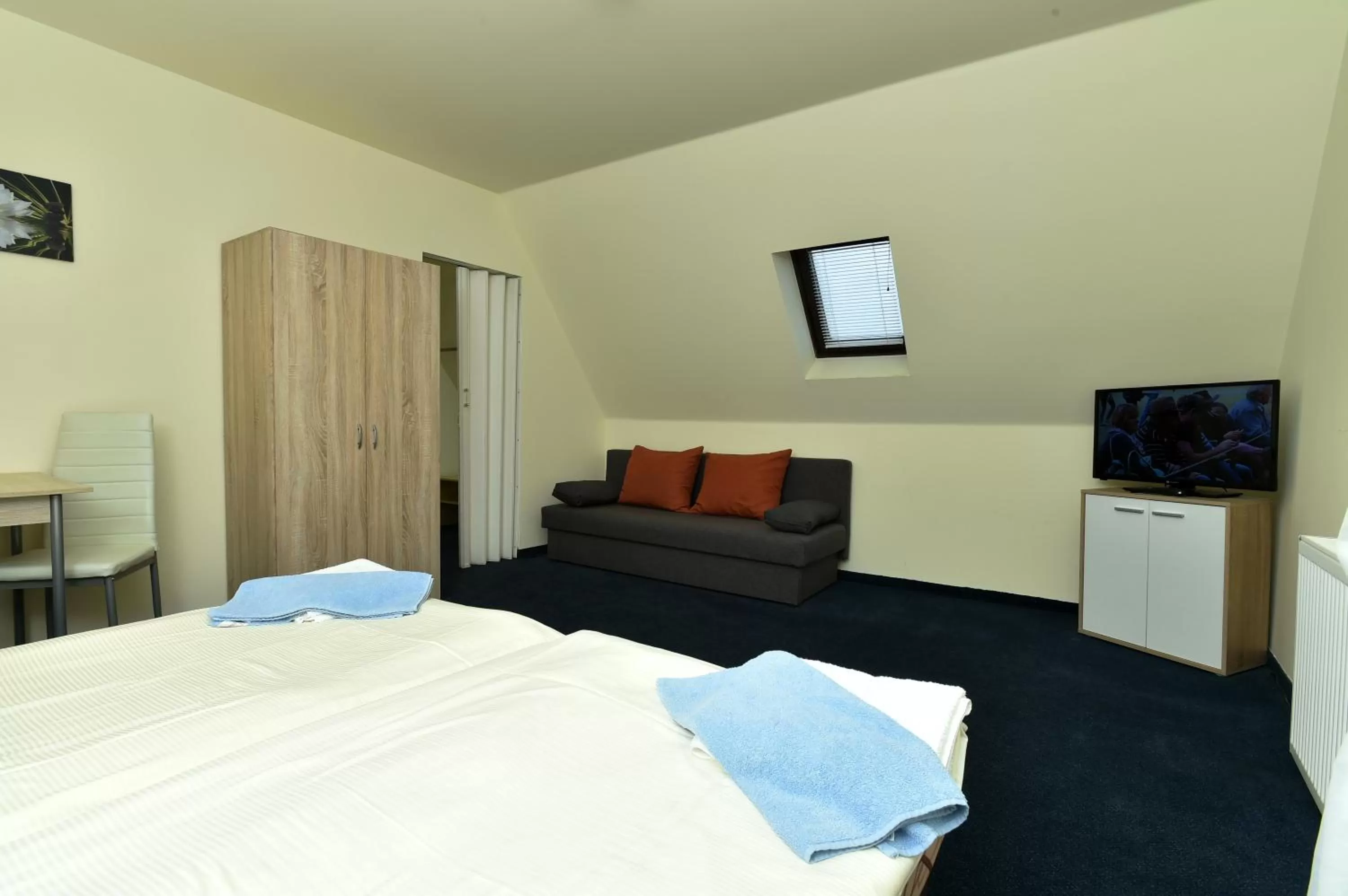 Bed in Hotel U Jezírka