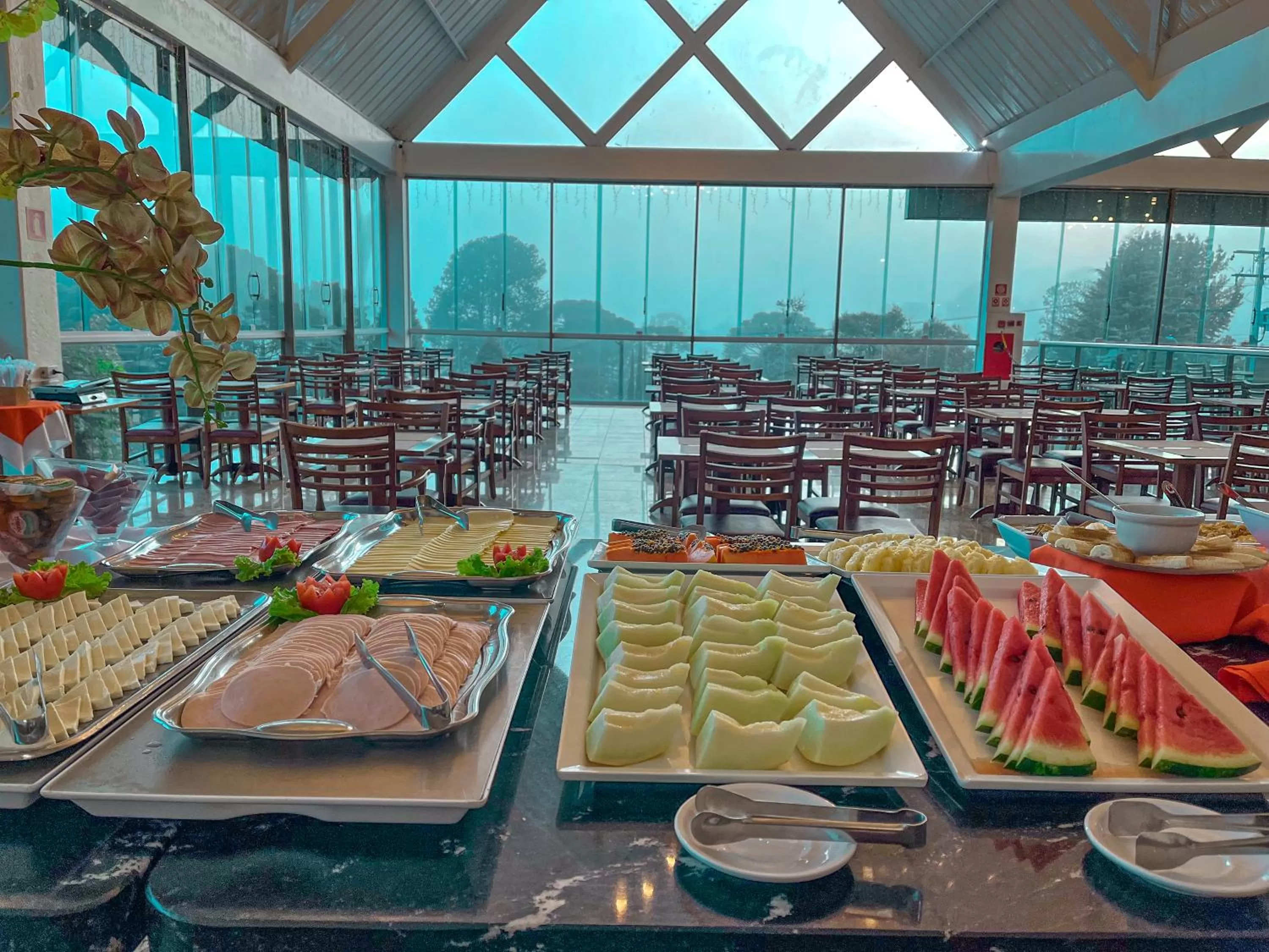 Restaurant/places to eat in Hotel Dan Inn Campos do Jordão