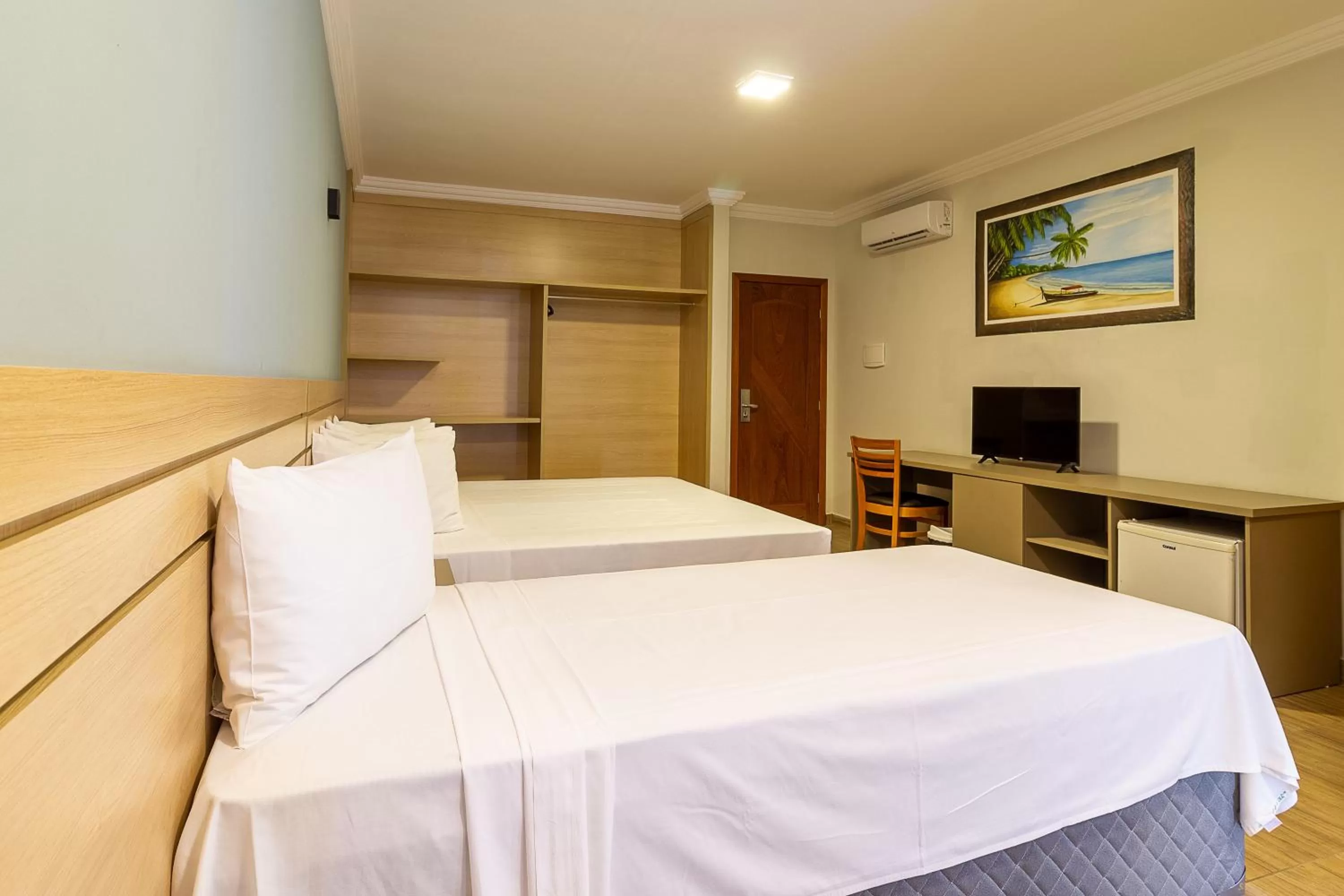 Photo of the whole room, Bed in Porto Mar Hotel