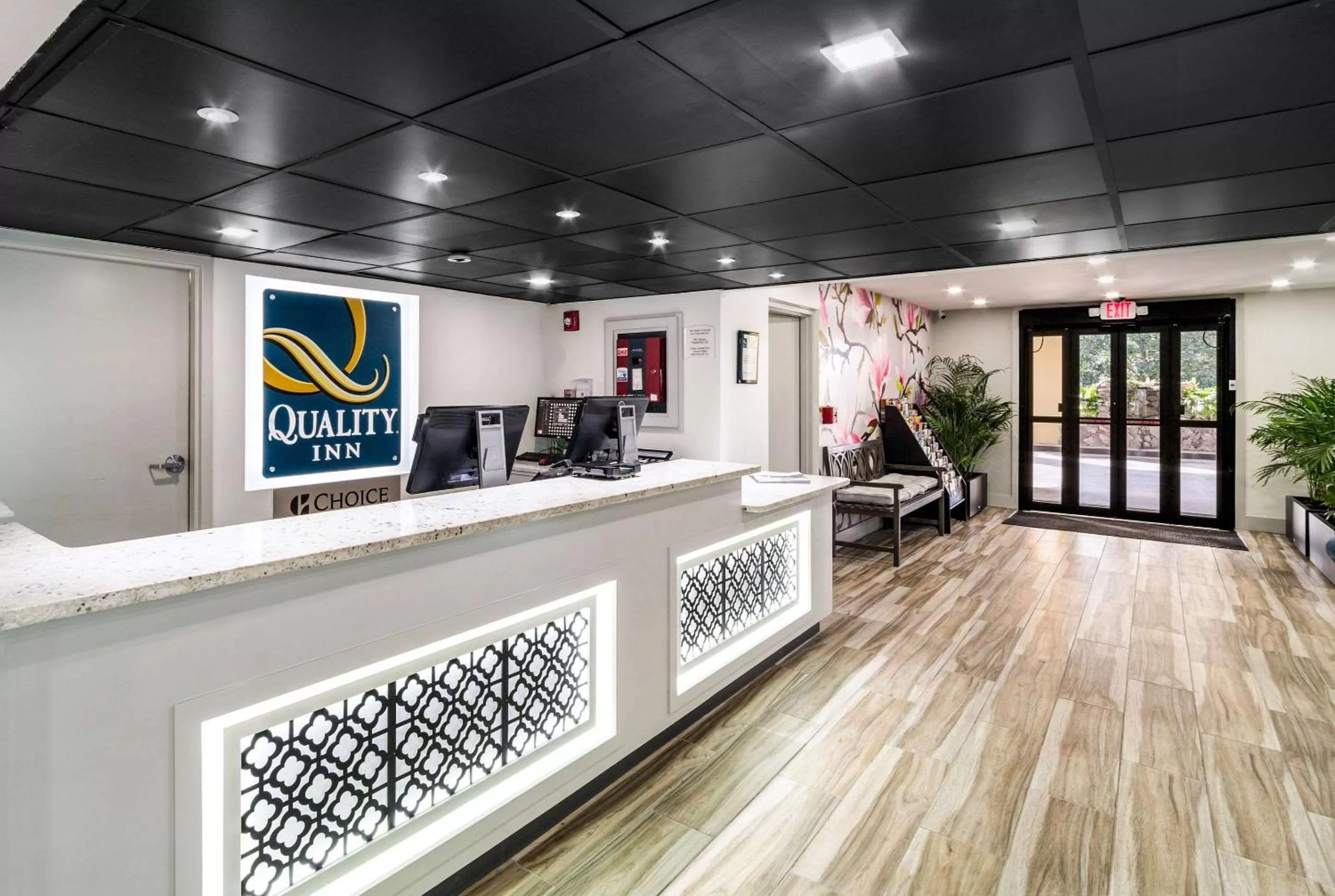 Lobby or reception in Quality Inn Coliseum