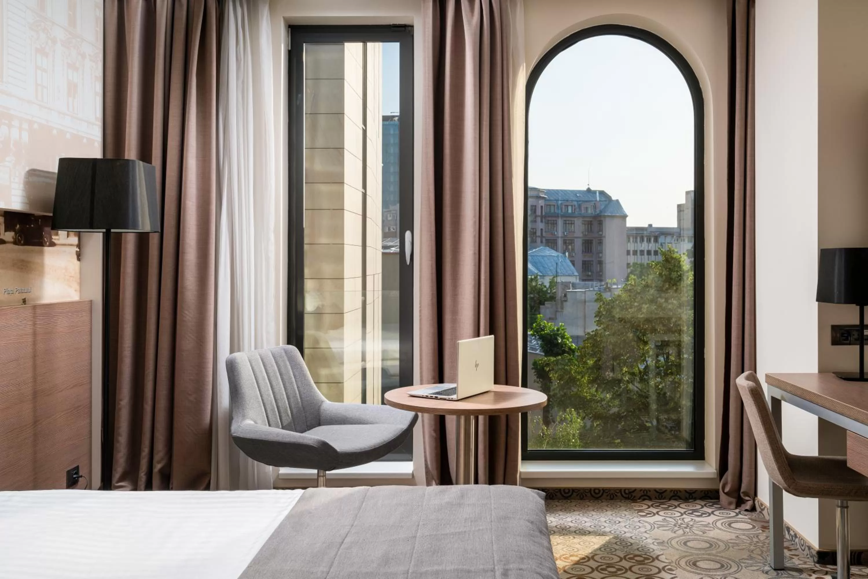 View (from property/room), Bed in Mercure Bucharest City Center