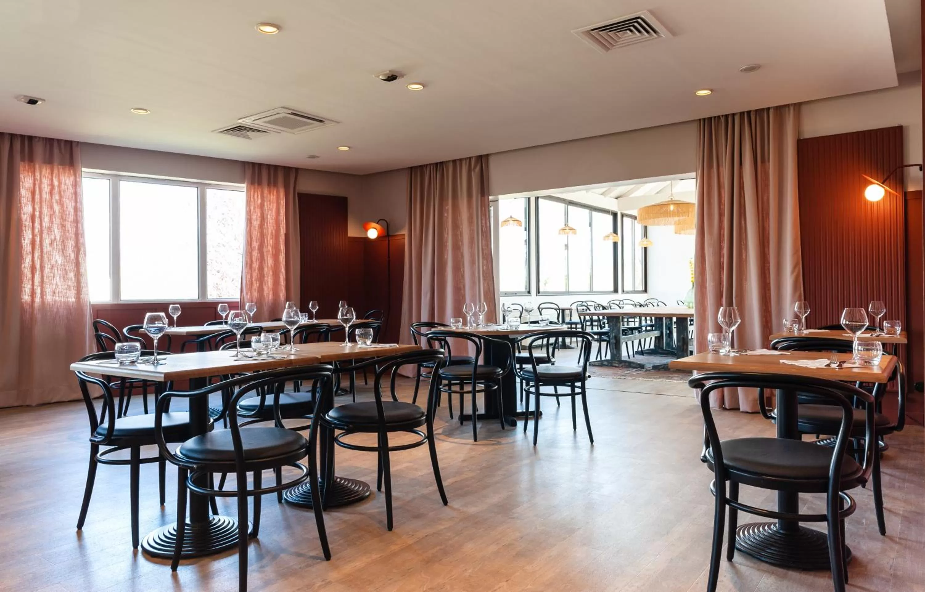 Restaurant/places to eat in Kyriad Nuits Saint Georges Dijon Sud