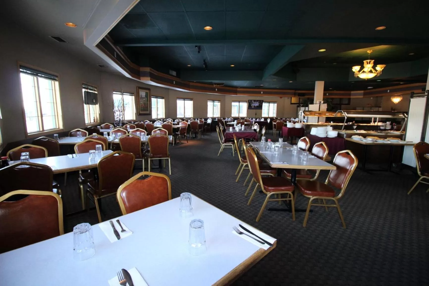 Restaurant/places to eat in Travelodge by Wyndham Lacombe