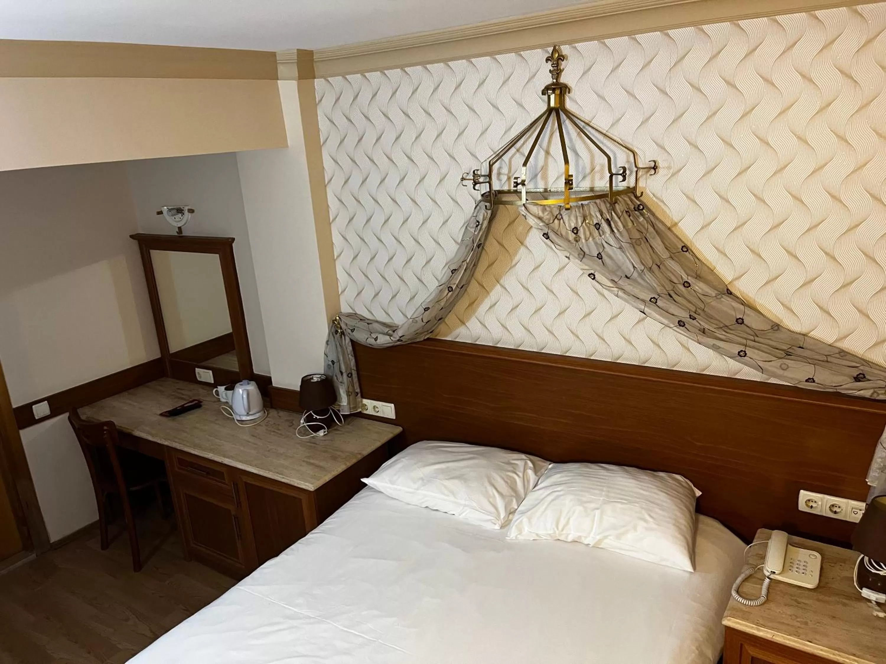 Bed in Grand Peninsula Hotel