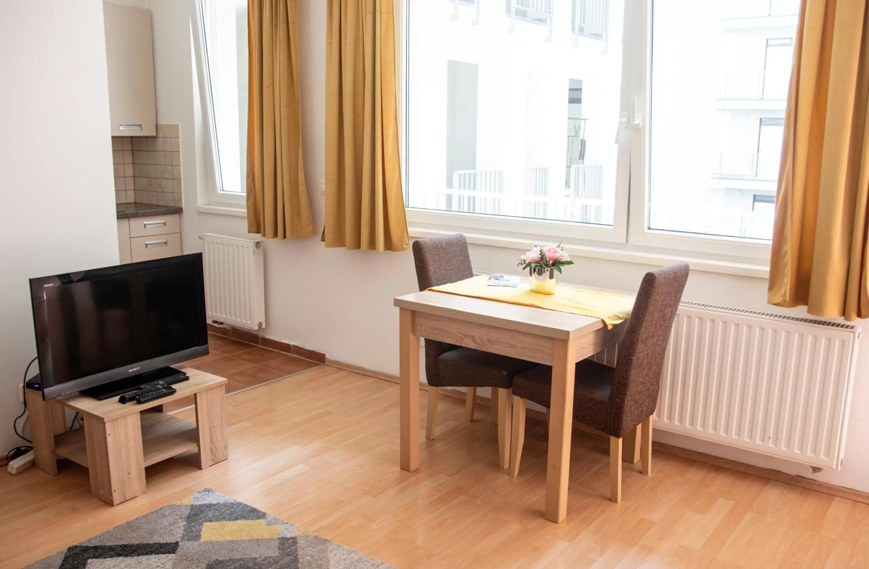 Dining area in Keleti Aparthotel