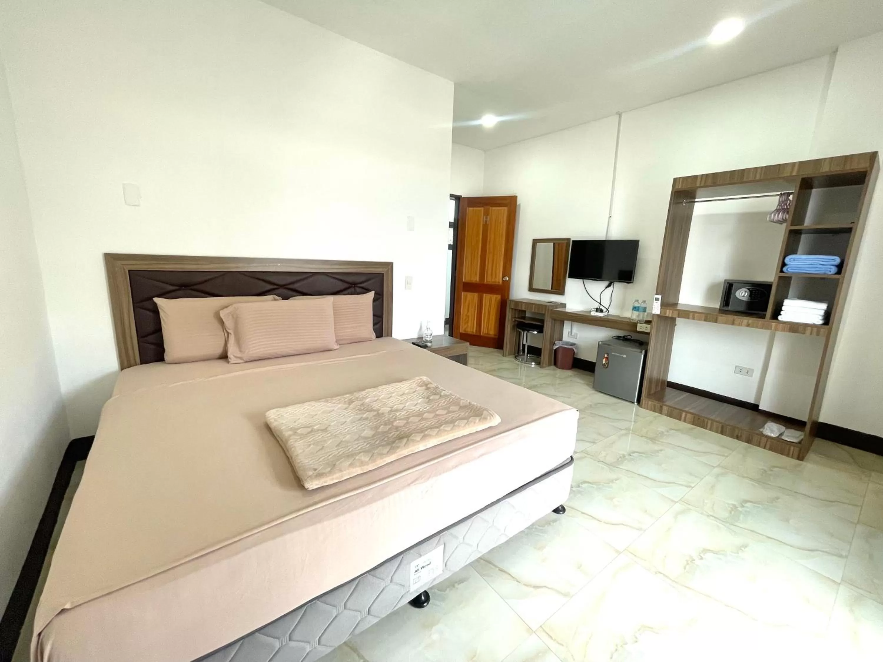 Bed in MGH Alona Resort