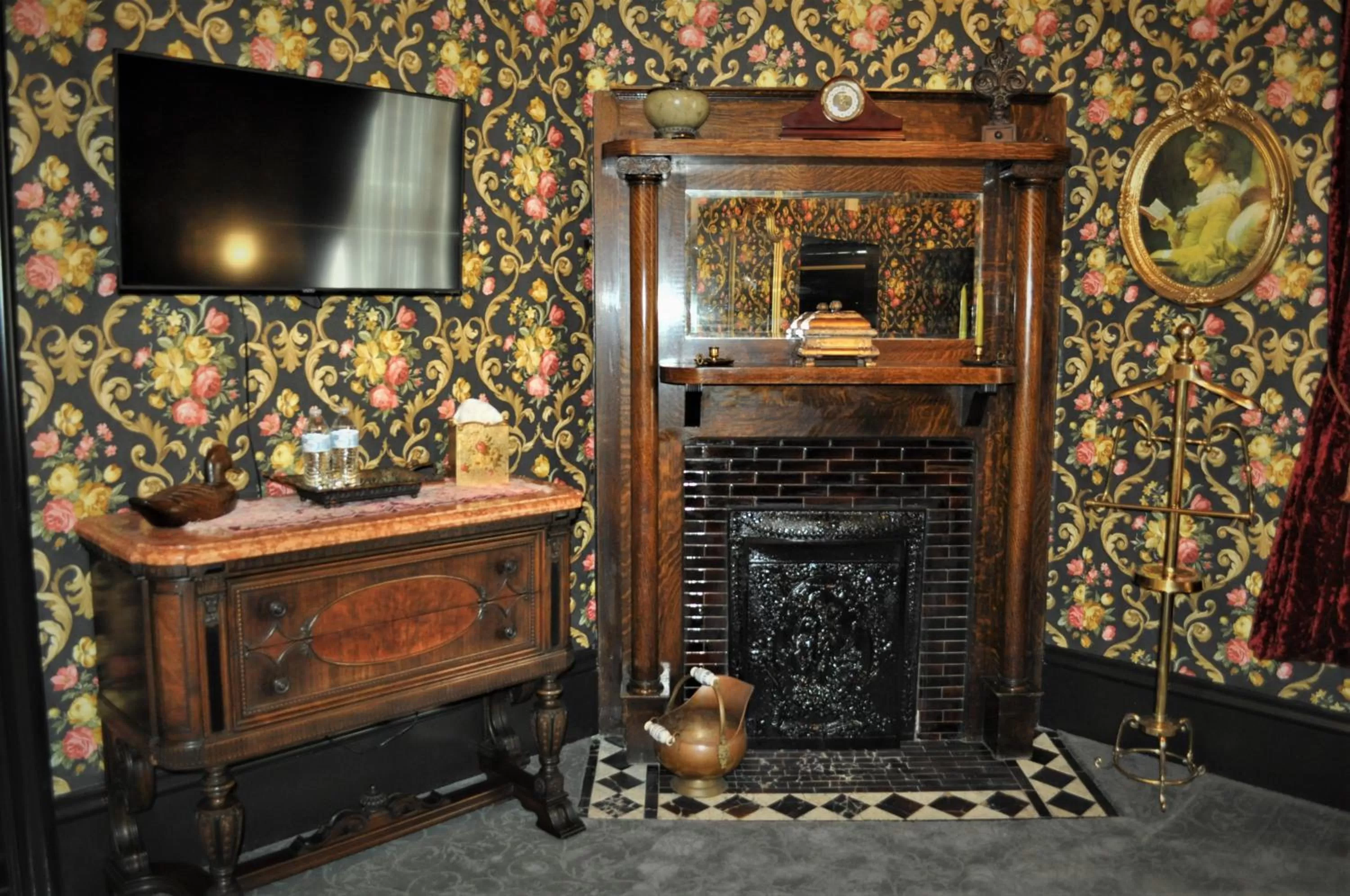 flat iron in Heber Senator Bed and Breakfast