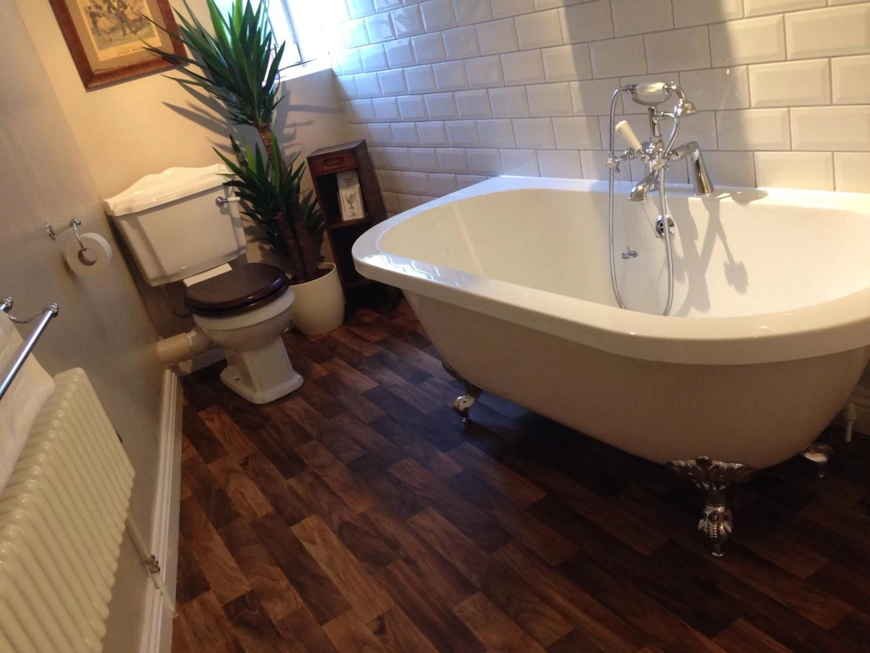 Bathroom in The Old Registry guest house