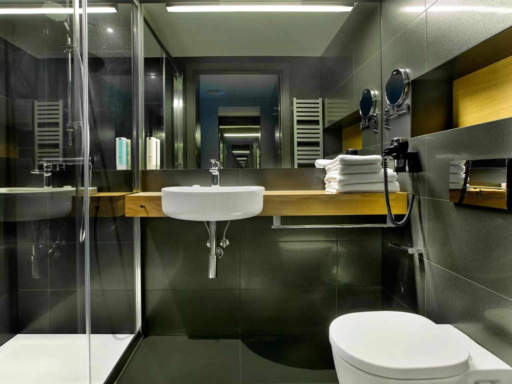 Bathroom in Regatta Hotel Restauracja Spa