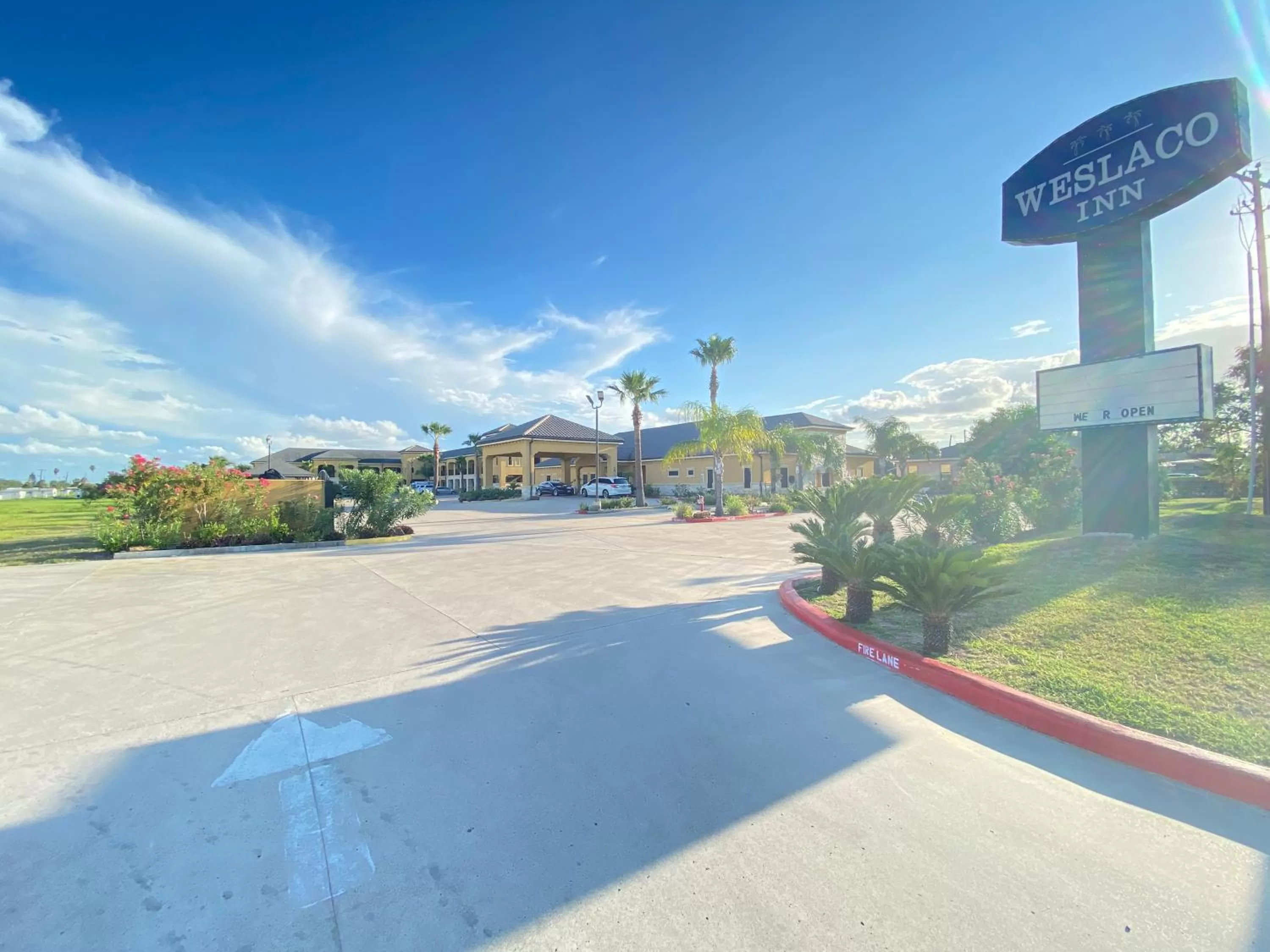 Facade/entrance in Weslaco Inn - Weslaco/Mercedes