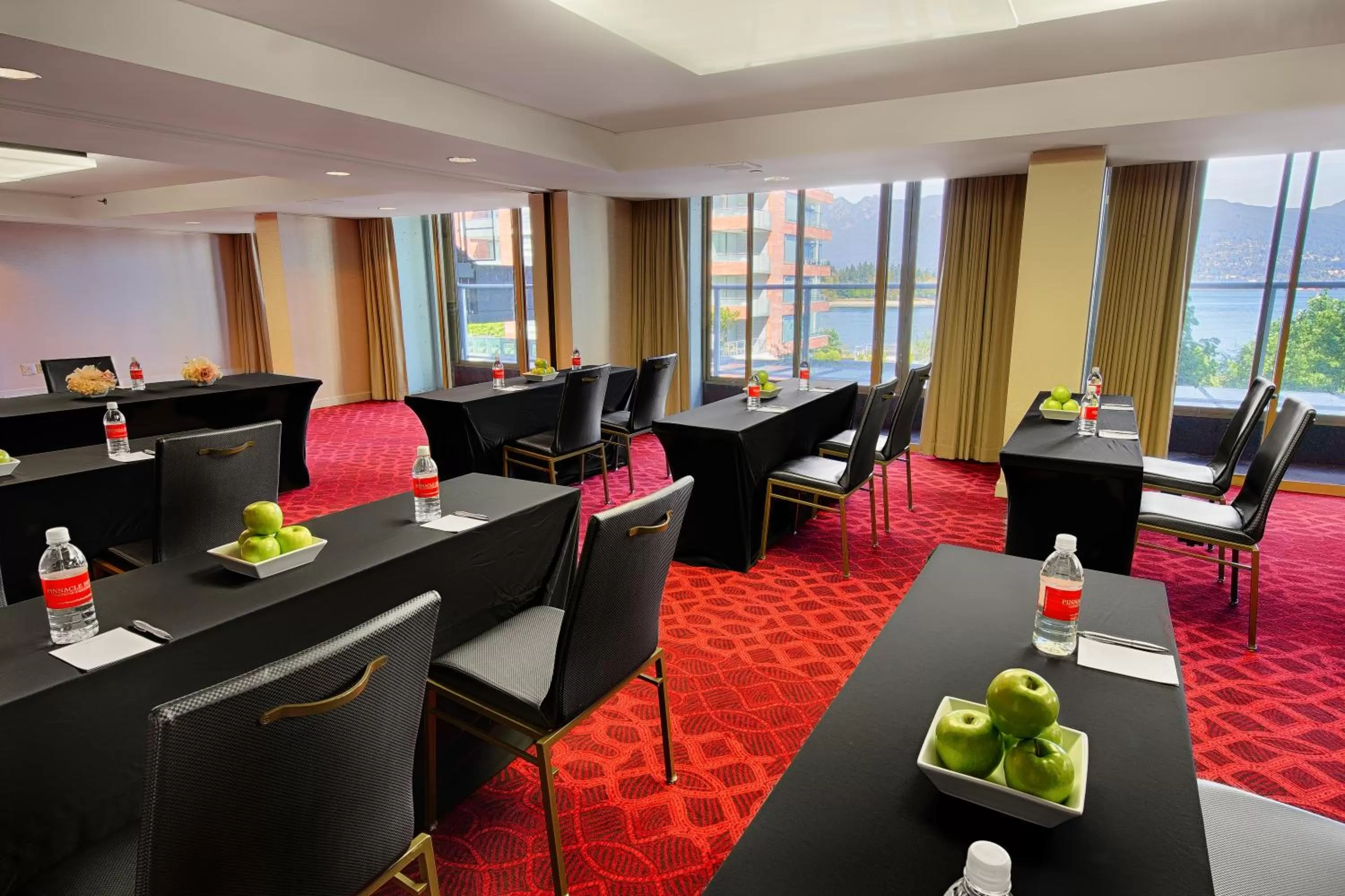 Meeting/conference room in Pinnacle Hotel Harbourfront