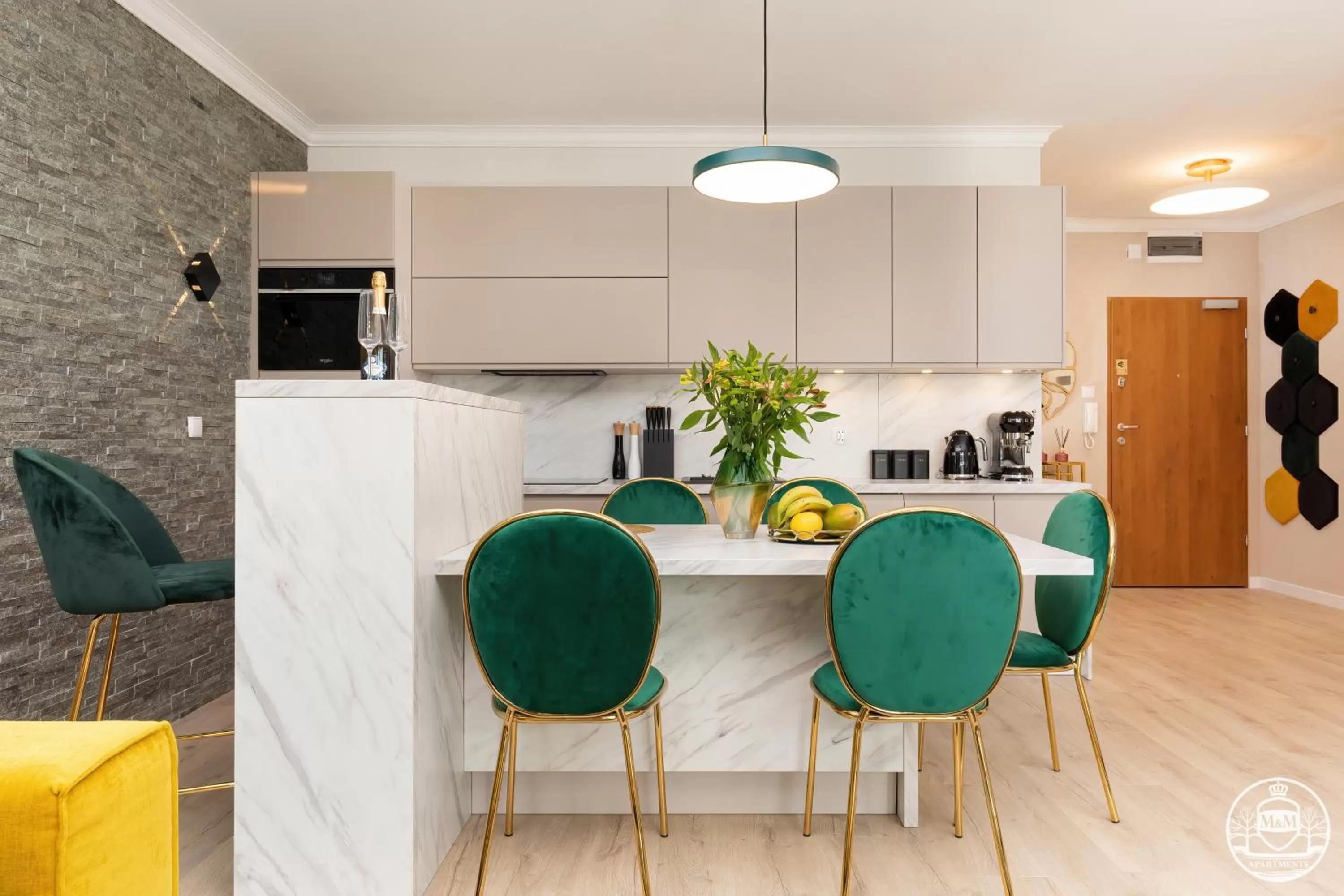 Kitchen or kitchenette, Dining Area in Nadmorskie Tarasy - Apartments M&M