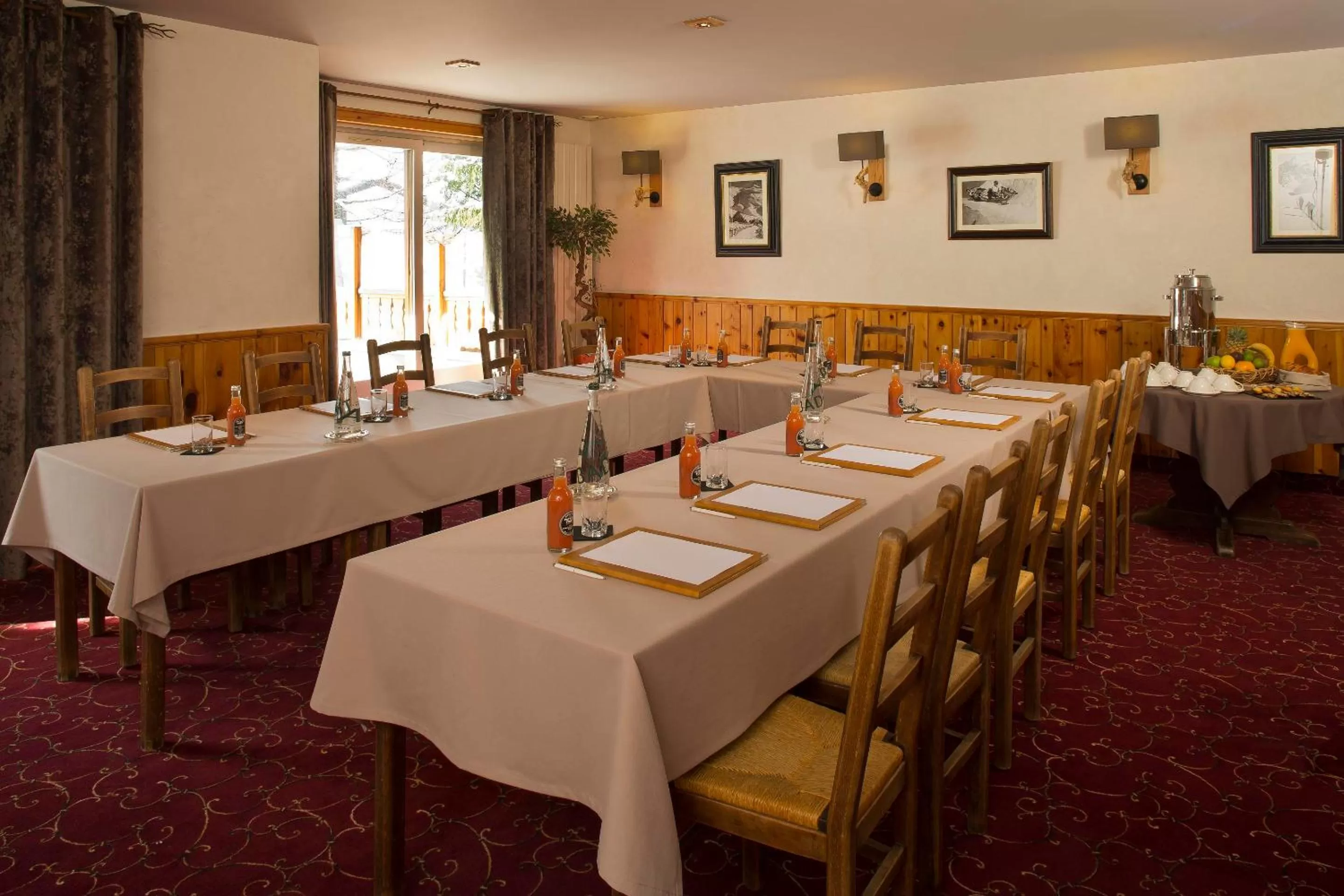 Business facilities in Hôtel Chalet Mounier