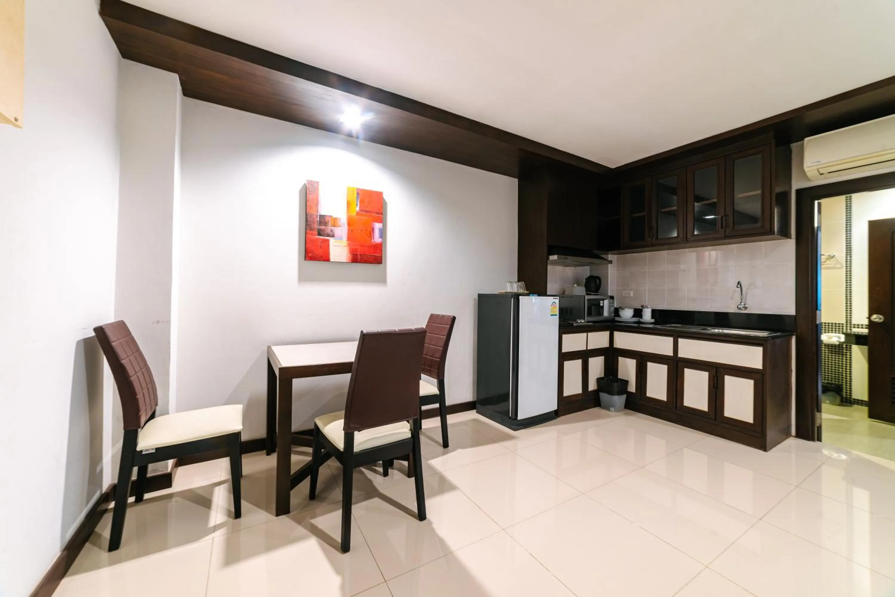 Kitchen or kitchenette in Ratana Hotel Sakdidet, PHUKET TOWN