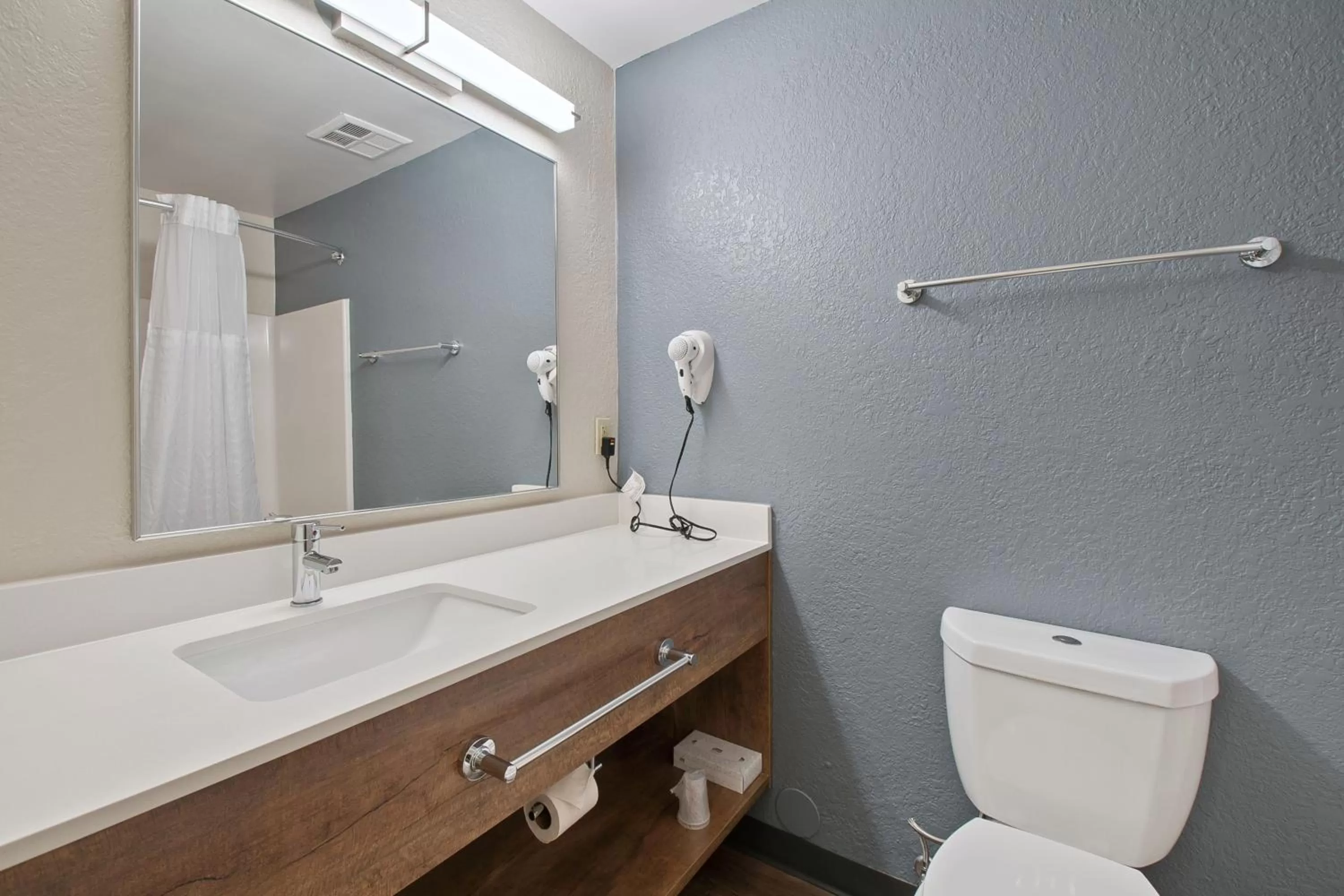 Bathroom in Extended Stay America Suites - Boston - Burlington
