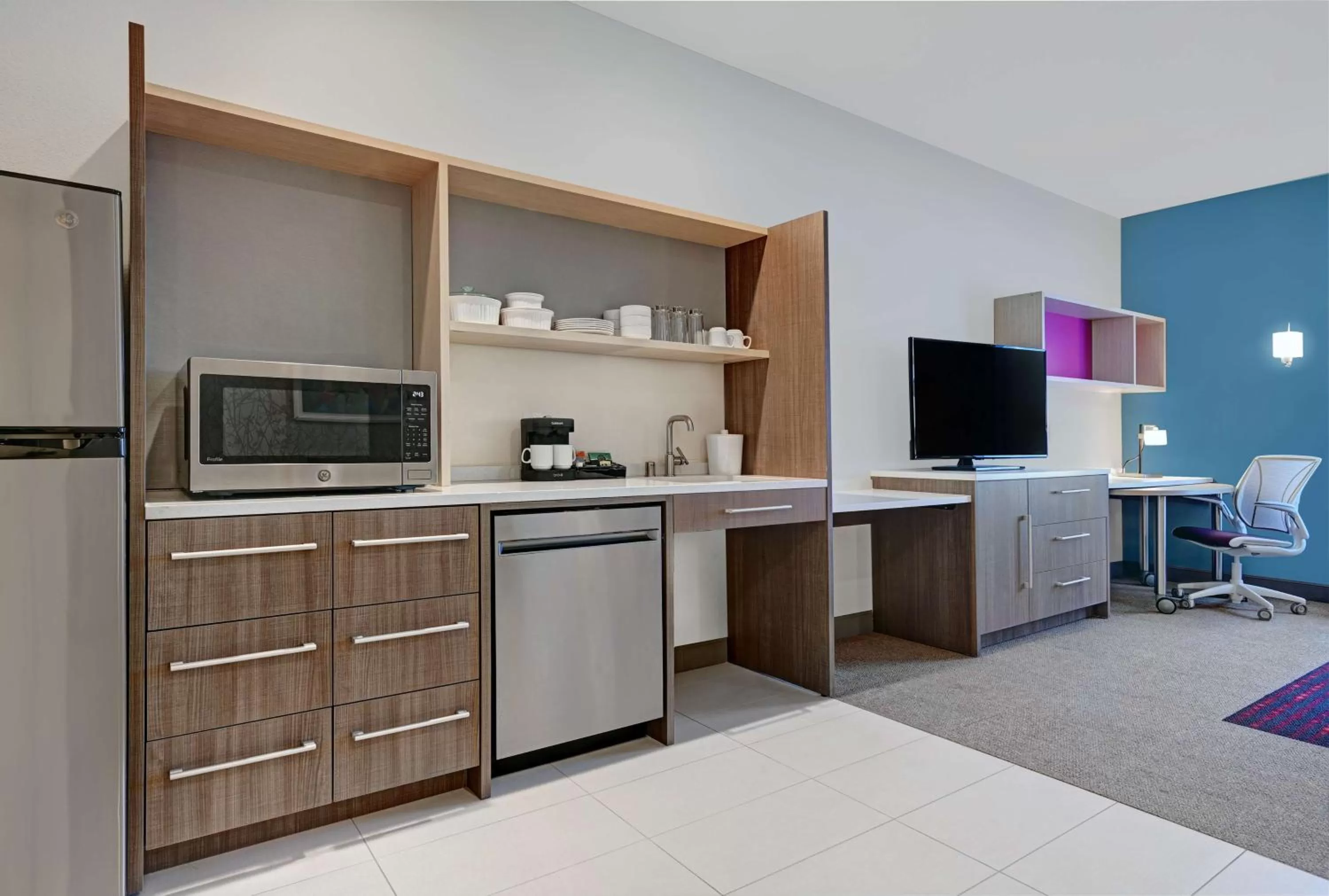 Kitchen or kitchenette in Home2 Suites By Hilton Tracy, Ca