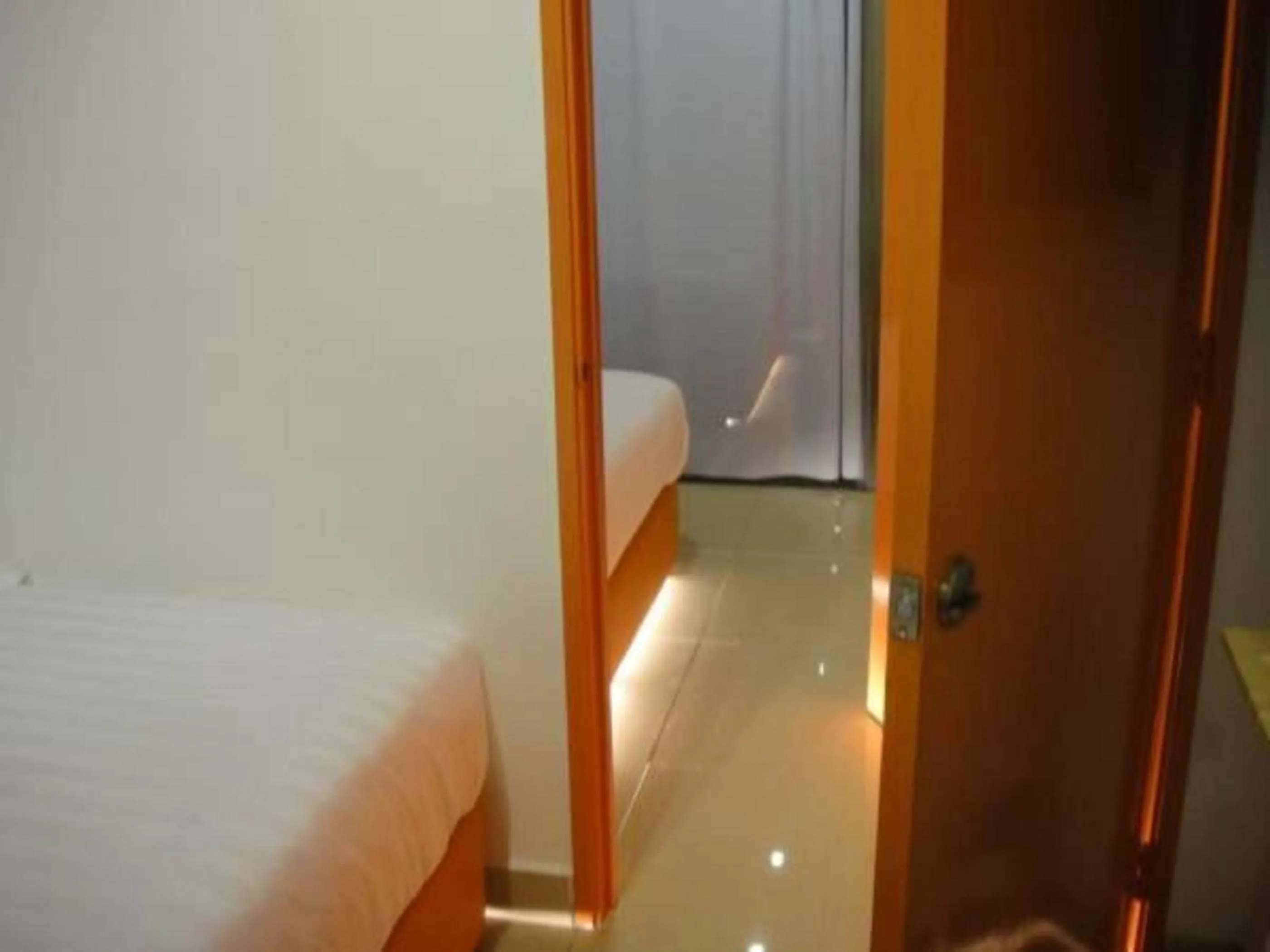 Bedroom, Bed in 1 Hotel Kuchai Lama