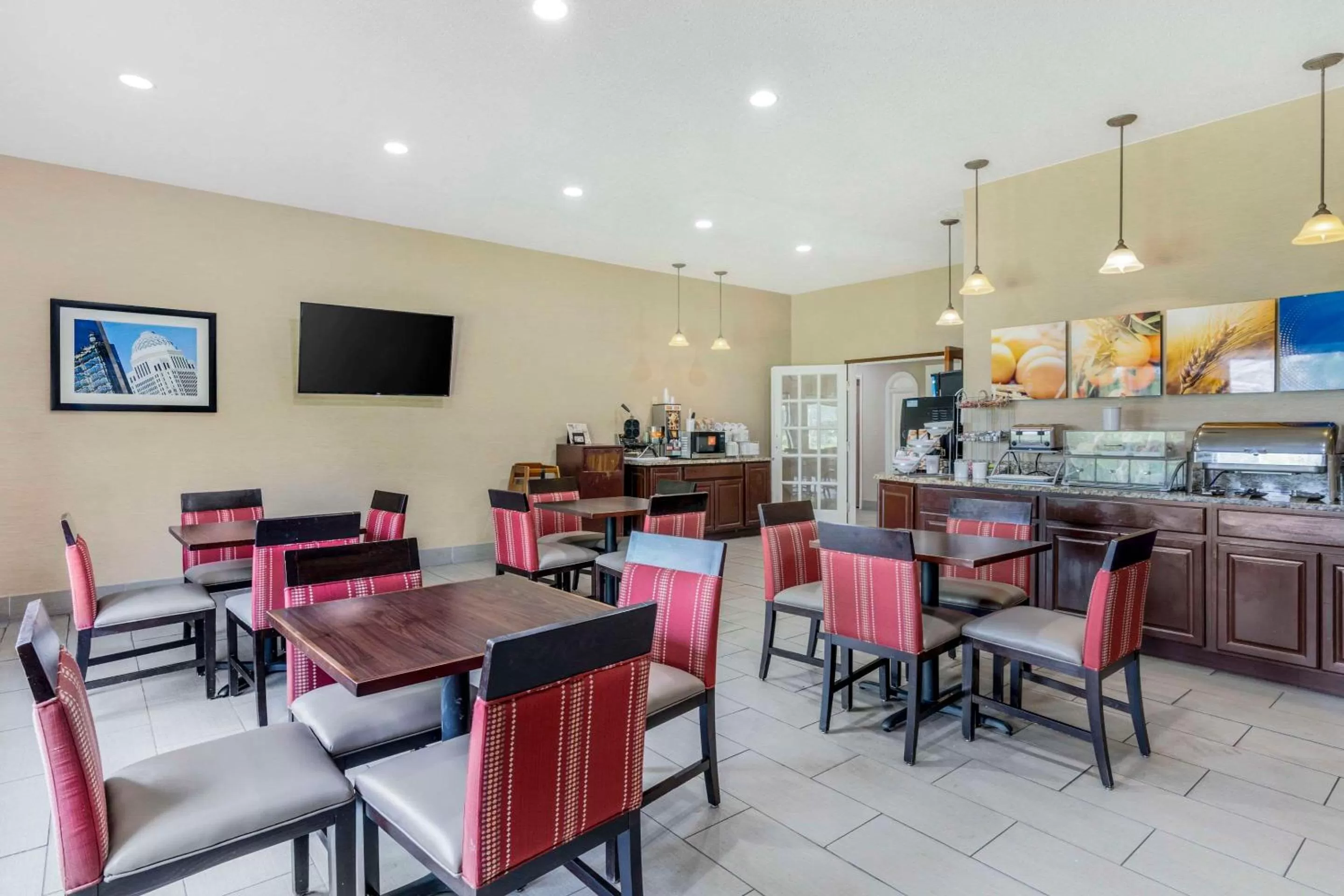 Breakfast in Comfort Inn & Suites La Grange - Louisville Area