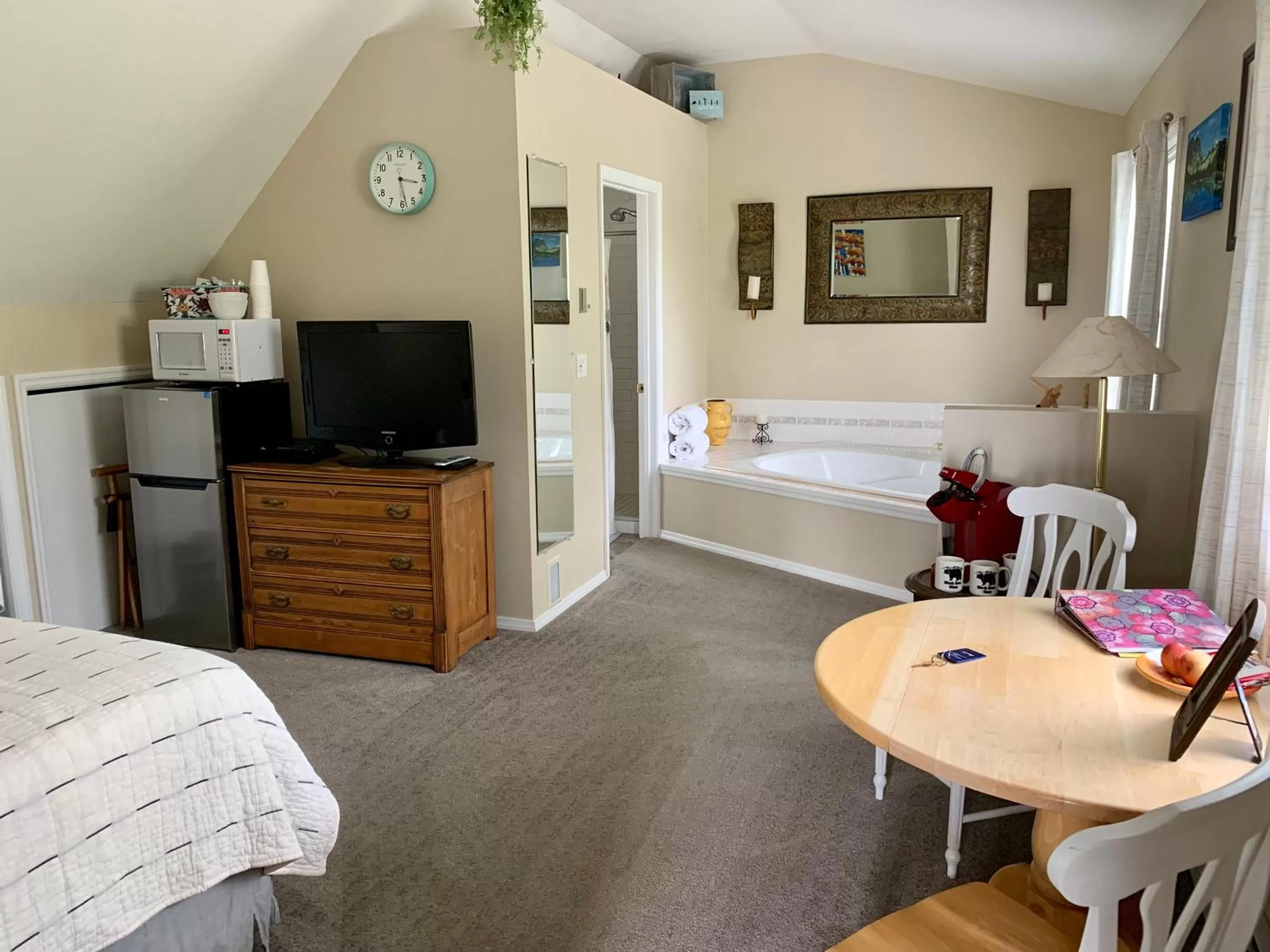 TV and multimedia, Bed in Fox Hollow Inn