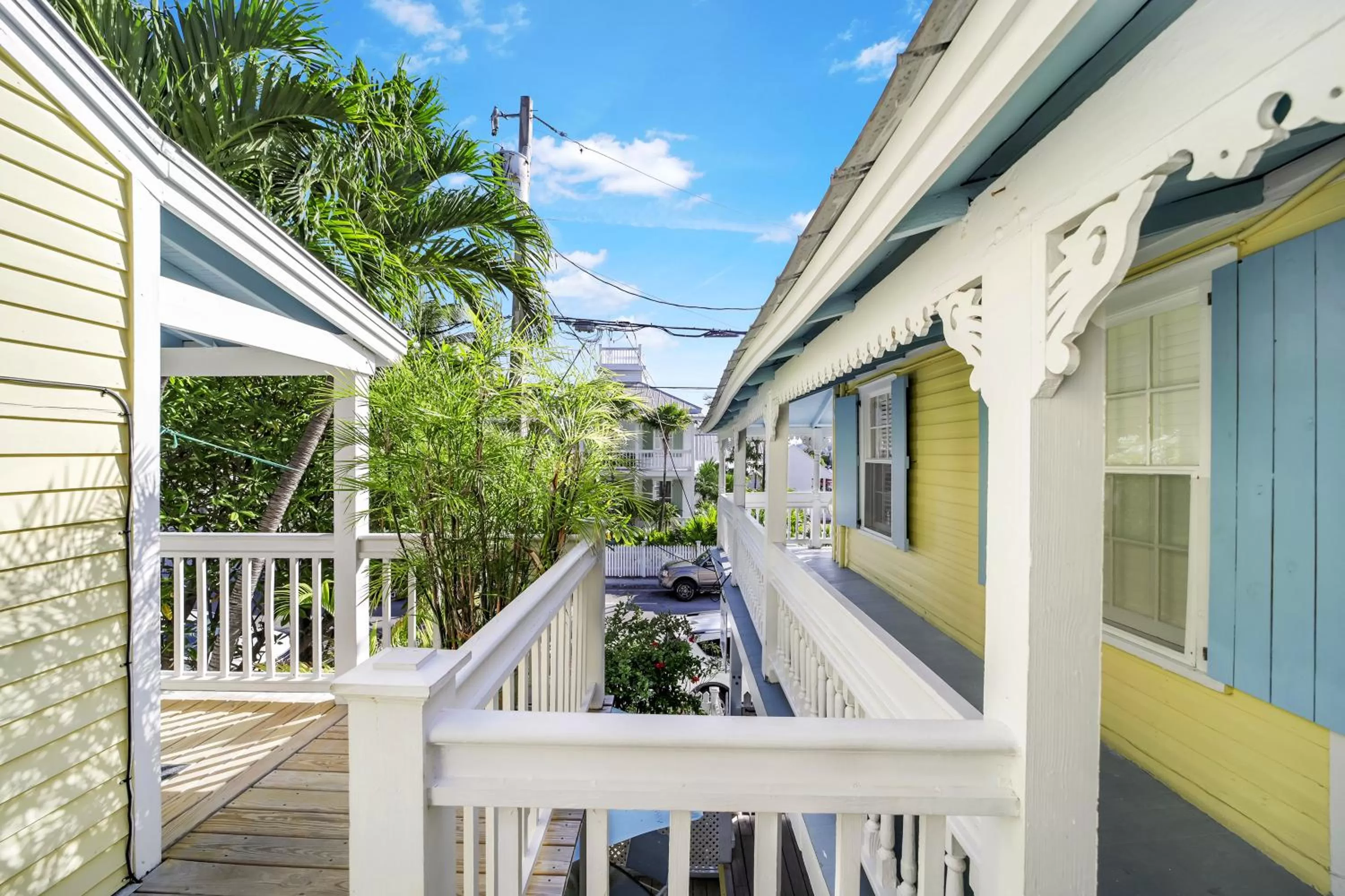 Property building, Balcony/Terrace in Tranquillity