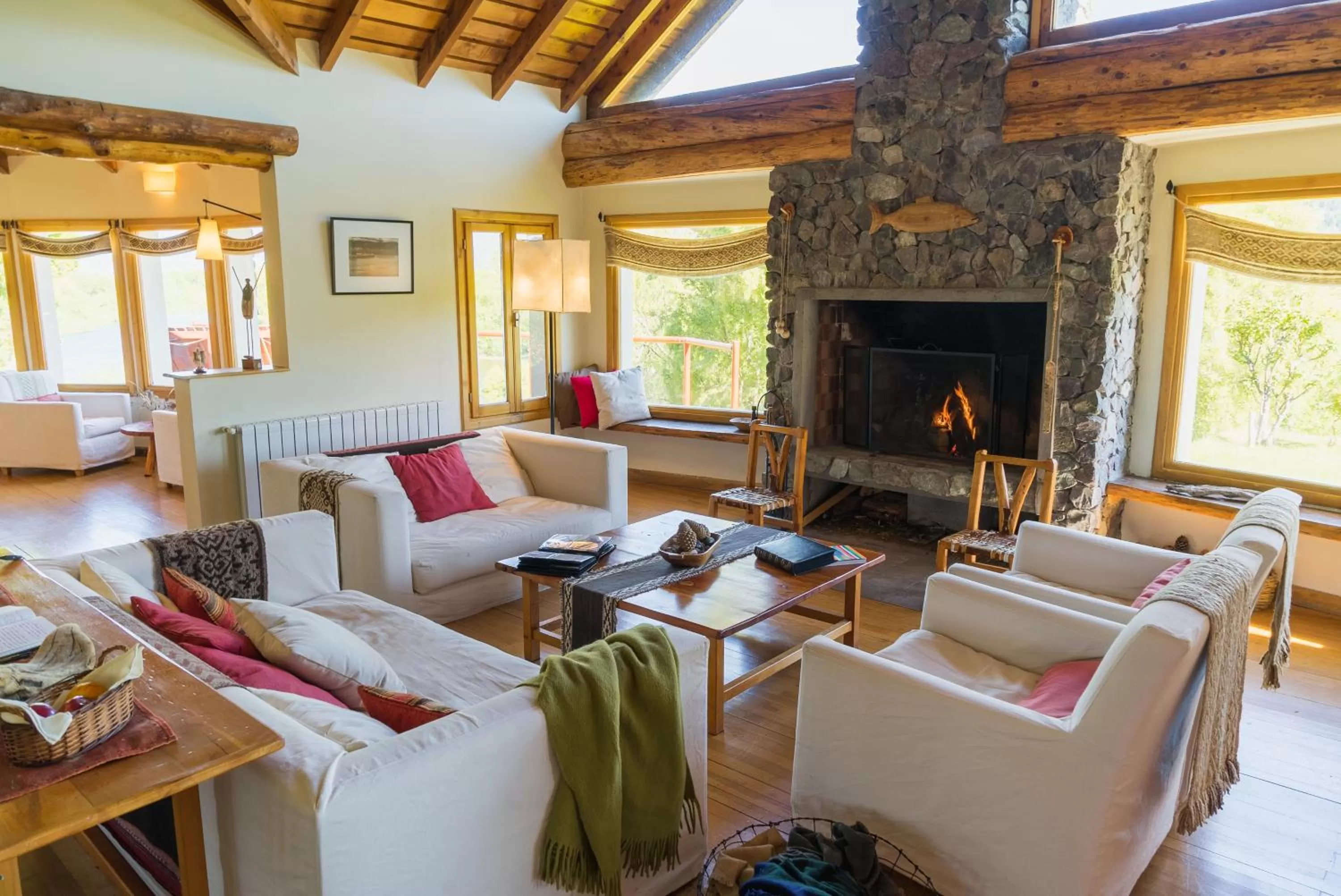 Living room in Challhuaquen Lodge