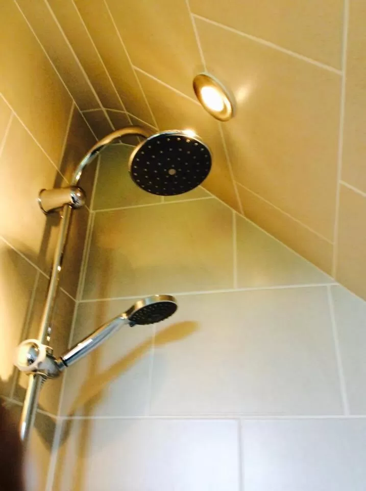 Bathroom in Holland House F94DP26