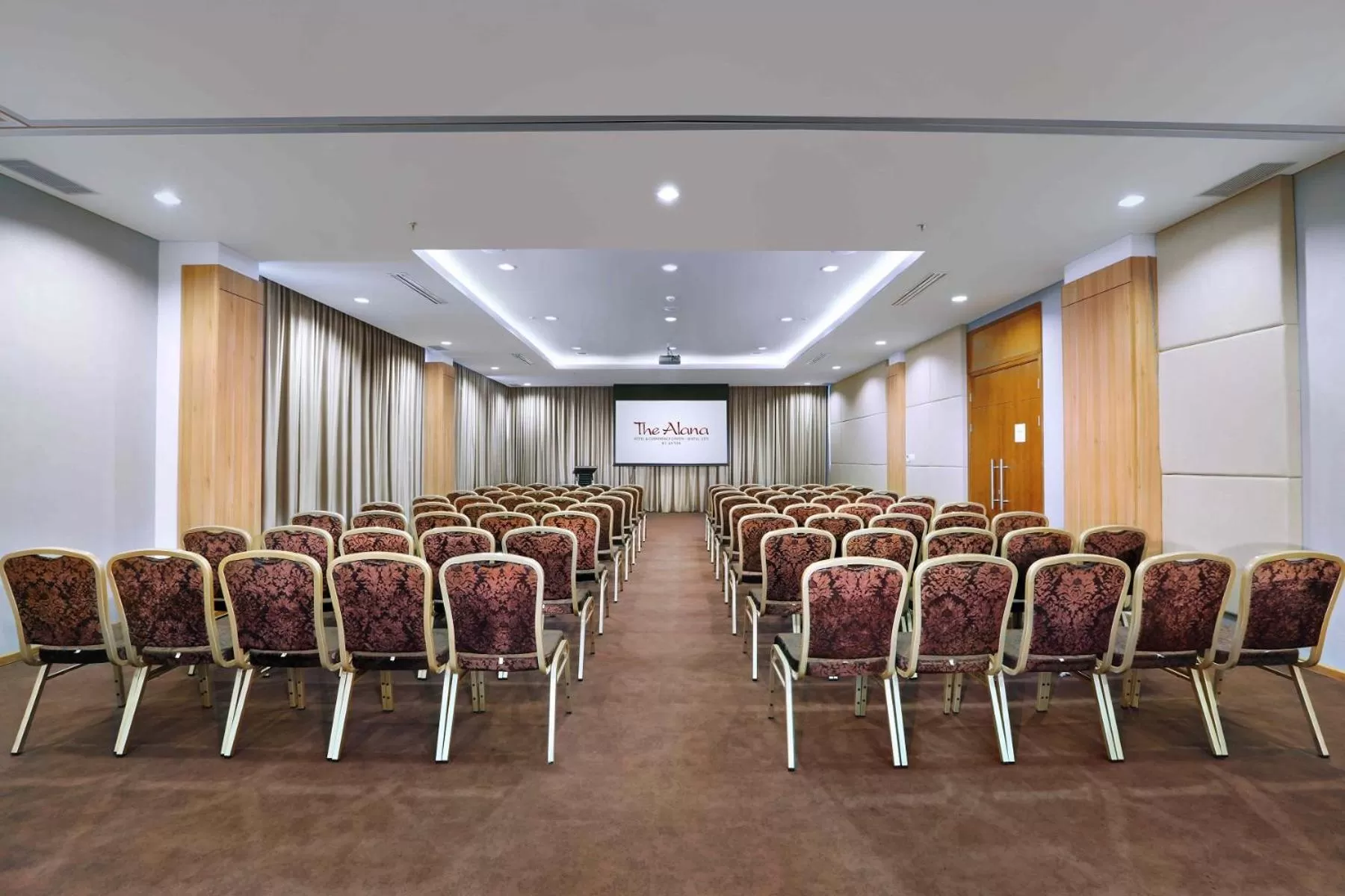 Meeting/conference room in The Alana Hotel and Conference Sentul City by ASTON