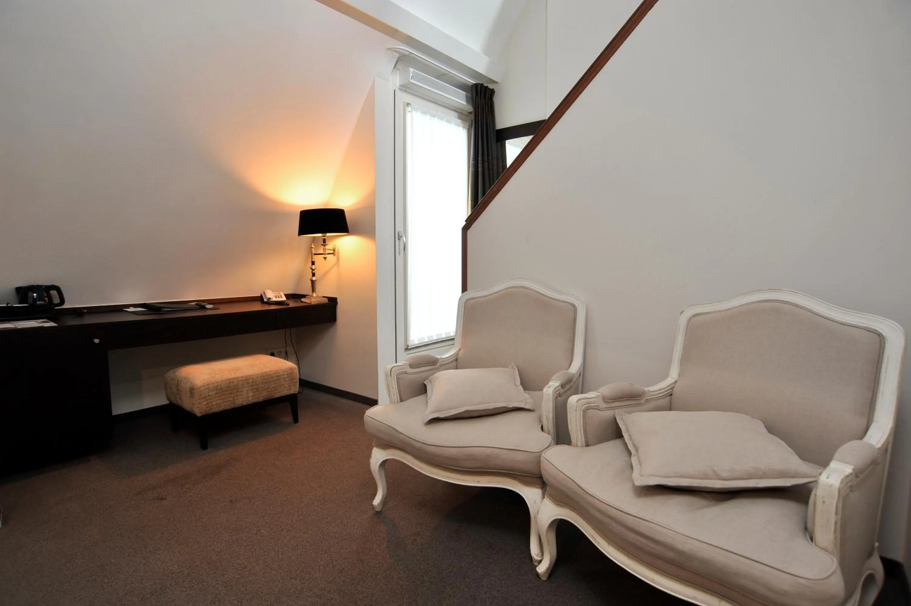 Suite - 1 King Bed  in Golden Tulip West Ende