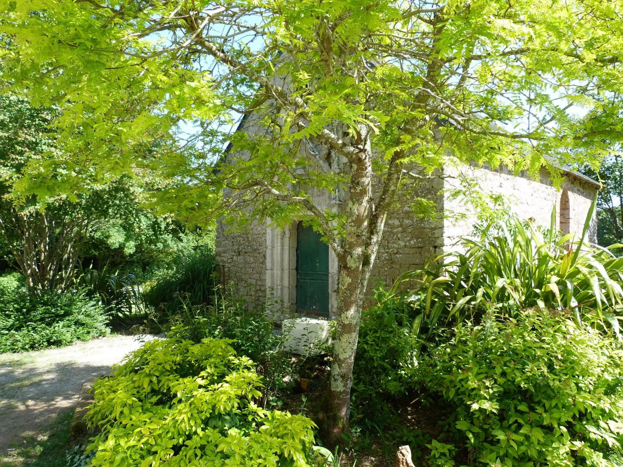Decorative detail in Manoir des Indes, The Originals Relais