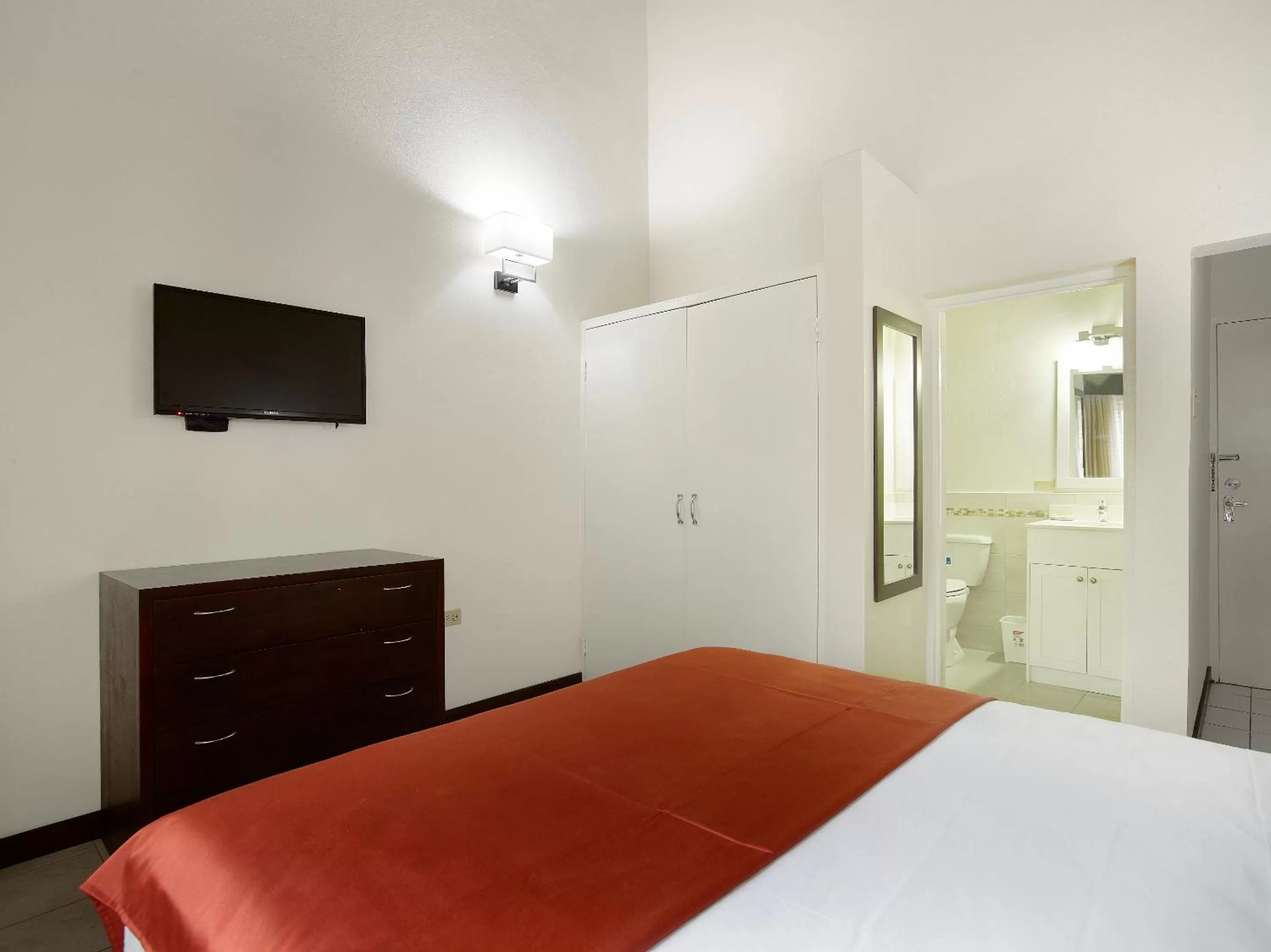 Bed in Shirley Retreat