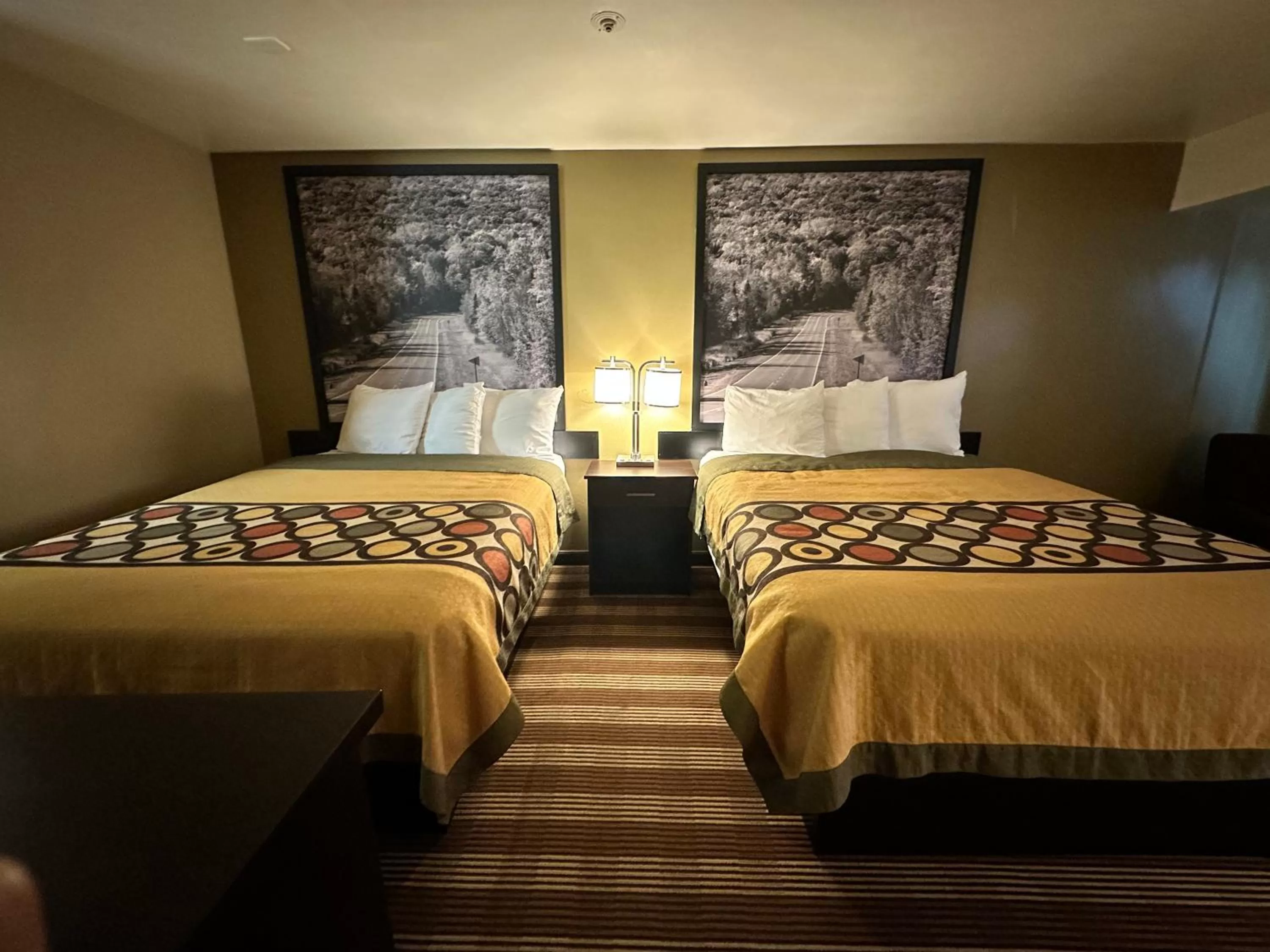 Photo of the whole room, Bed in Super 8 by Wyndham Eau Claire WI