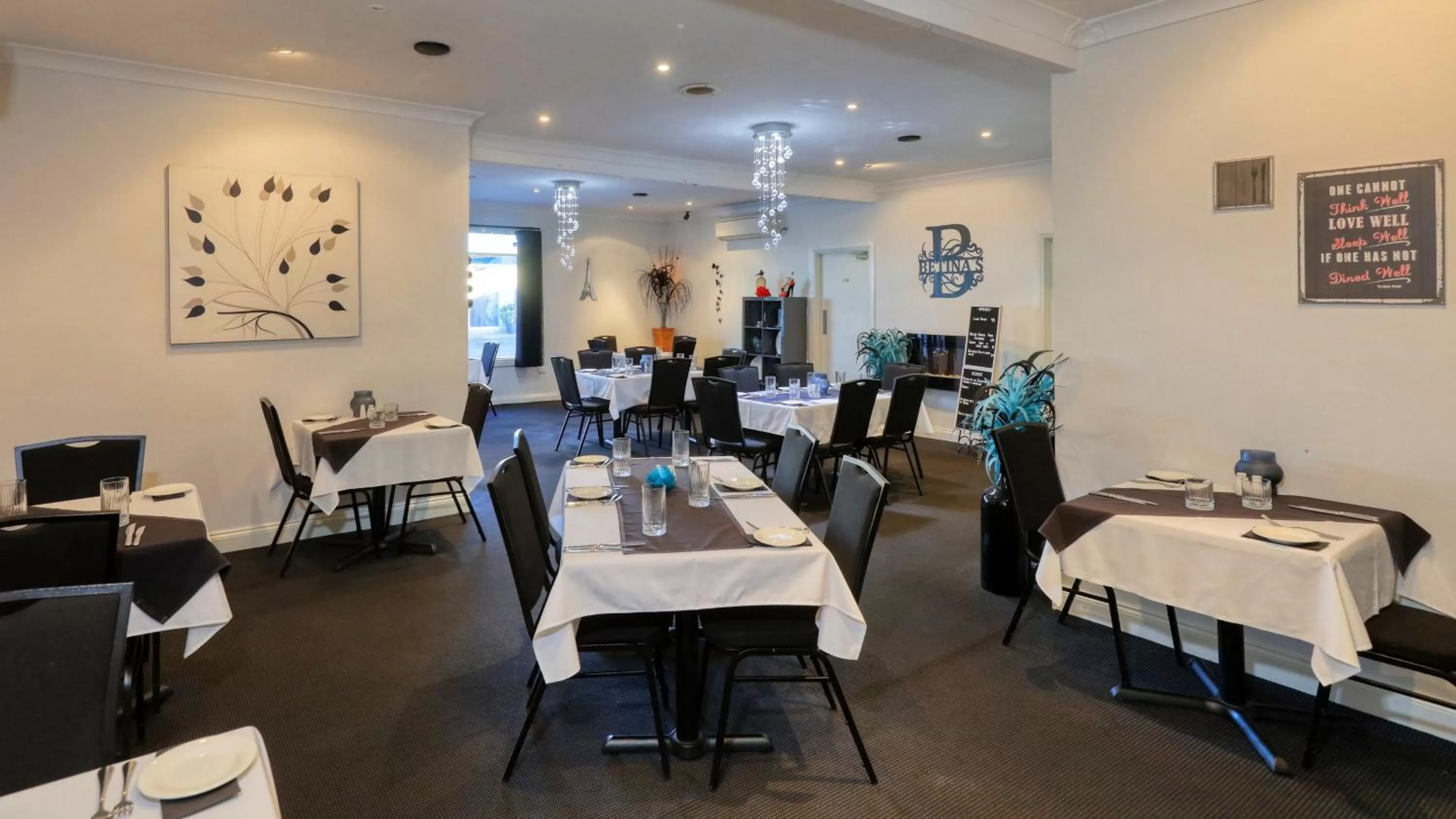 Restaurant/places to eat in Hilltop Motel