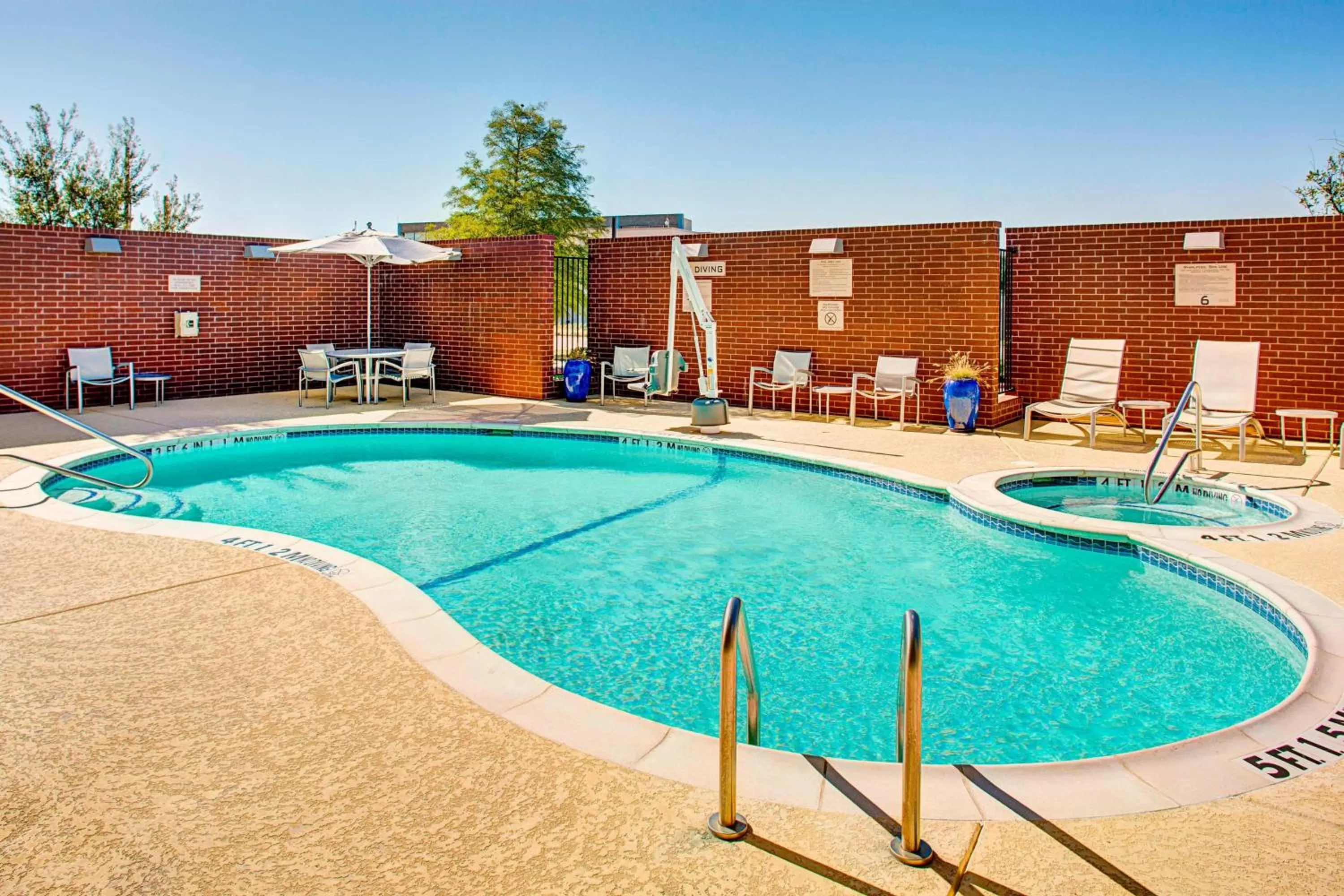 Swimming pool in SpringHill Suites by Marriott Dallas Richardson/Plano