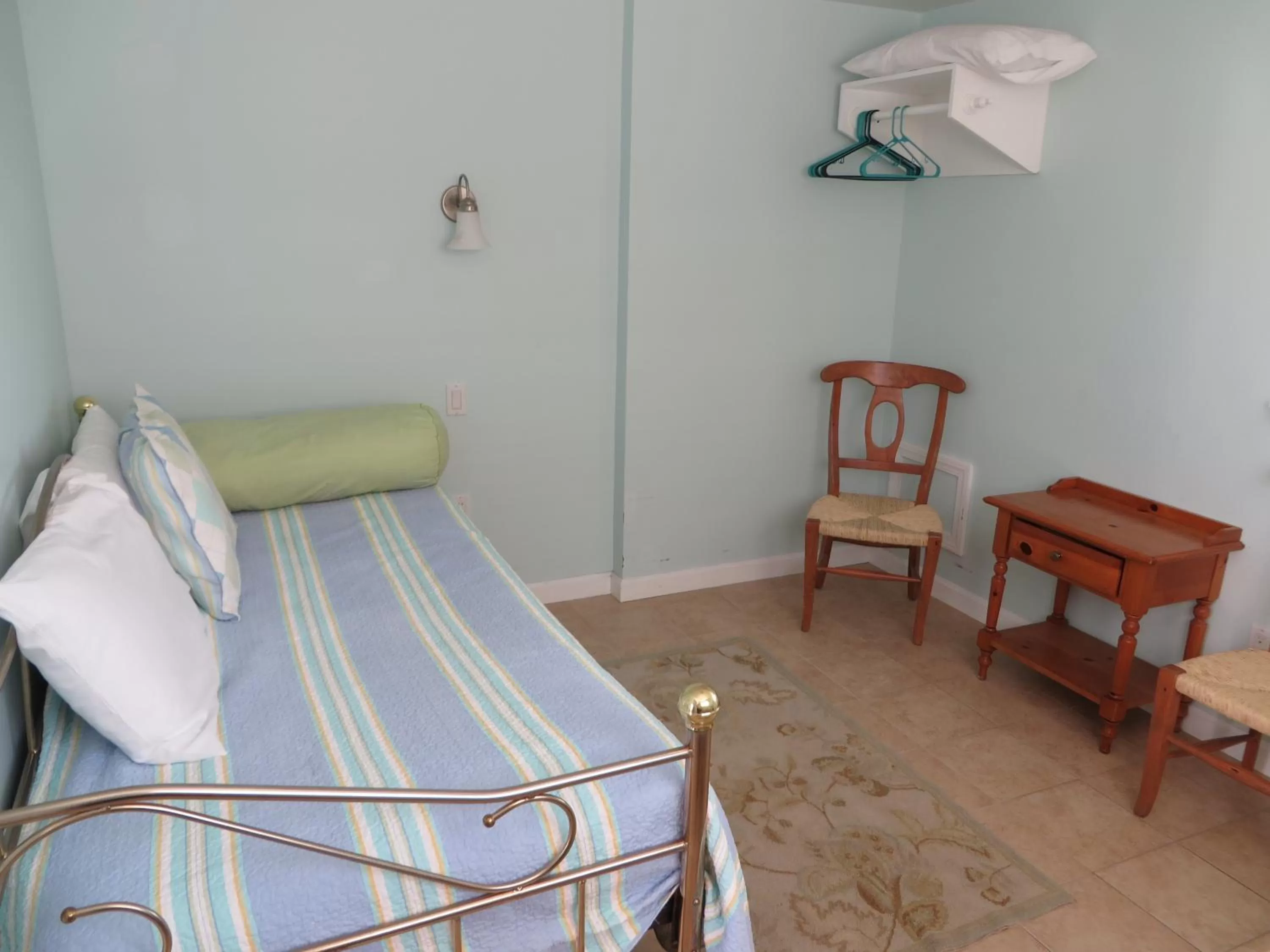 Bedroom, Bed in The Atlantic Motel