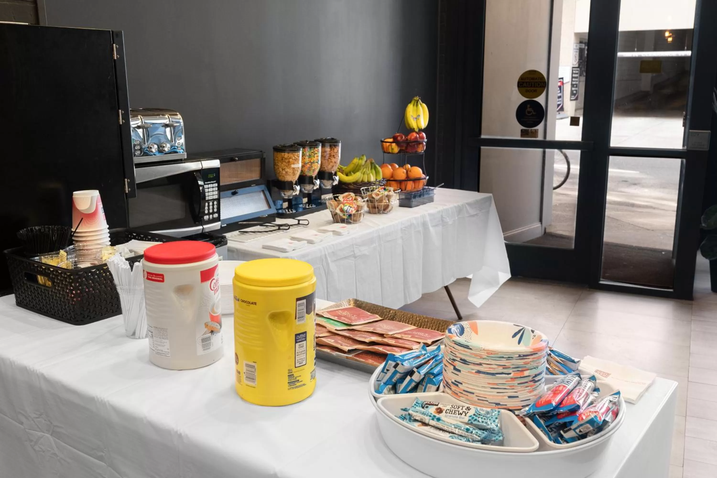 Coffee/tea facilities in Red Lion Inn & Suites Philadelphia