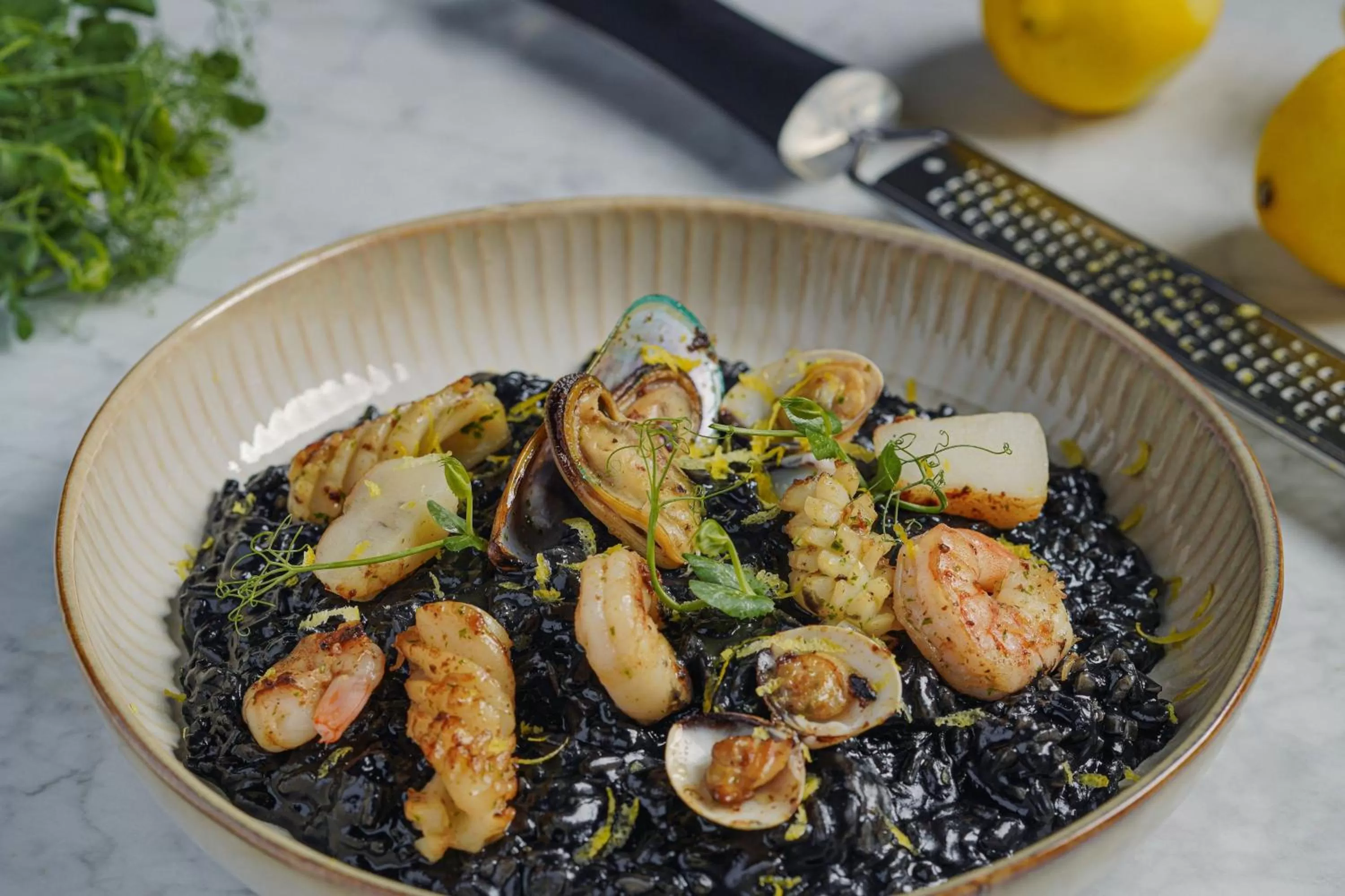 Restaurant/places to eat in Le Meridien Abu Dhabi Resort