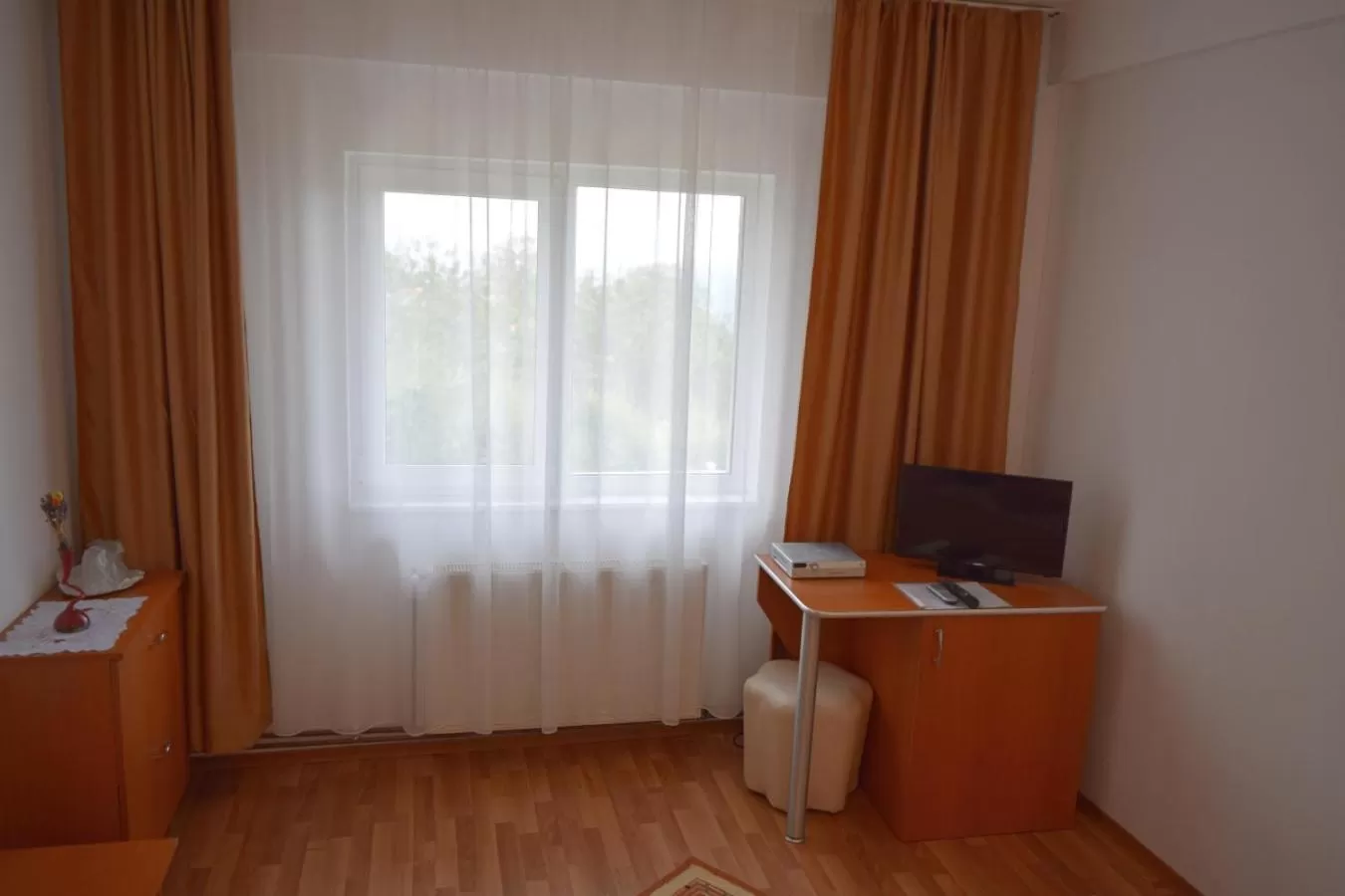 TV/Entertainment Center in Vi La Ski Petrosani