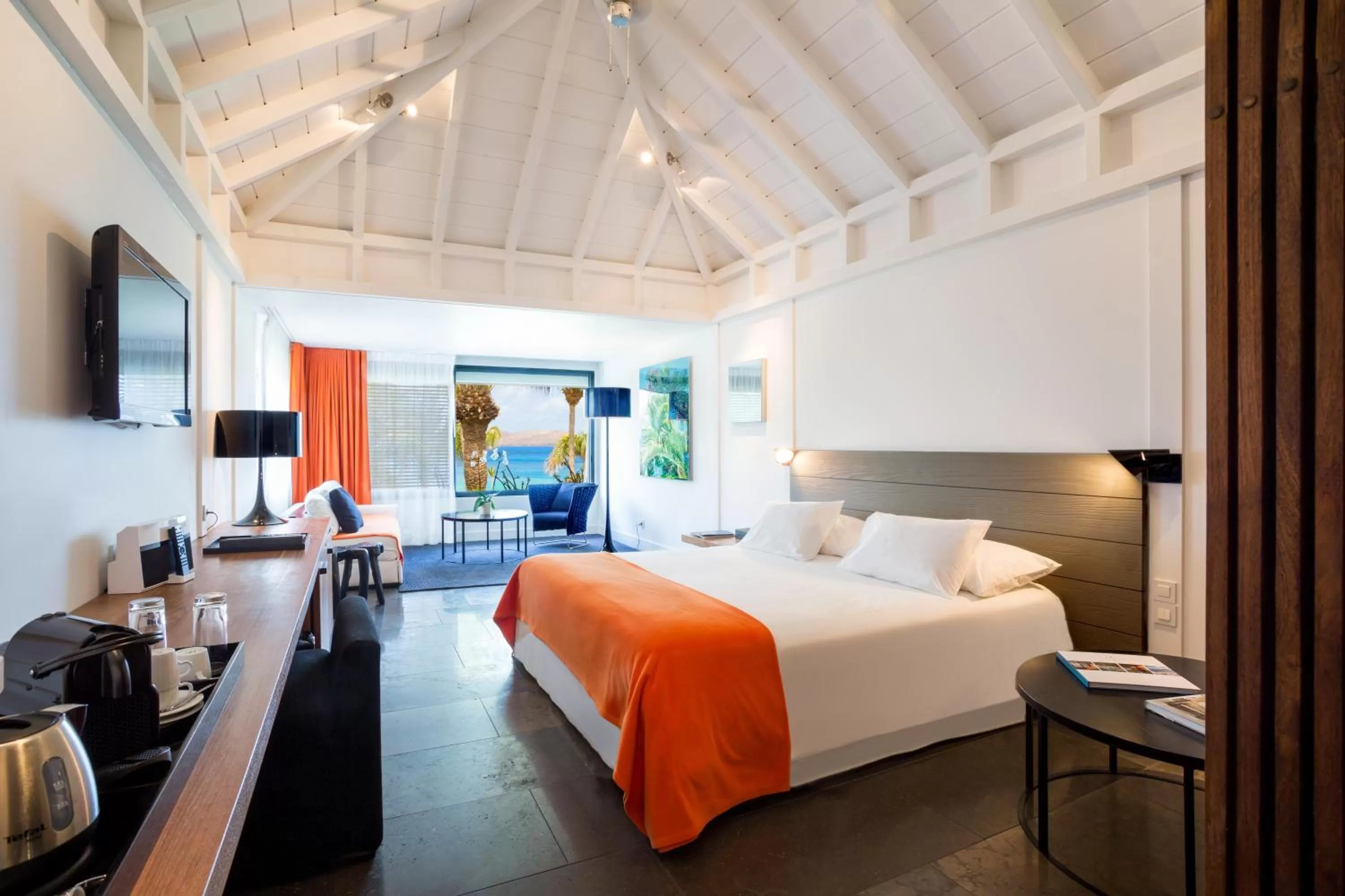 Photo of the whole room, Bed in Hotel Christopher Saint Barth