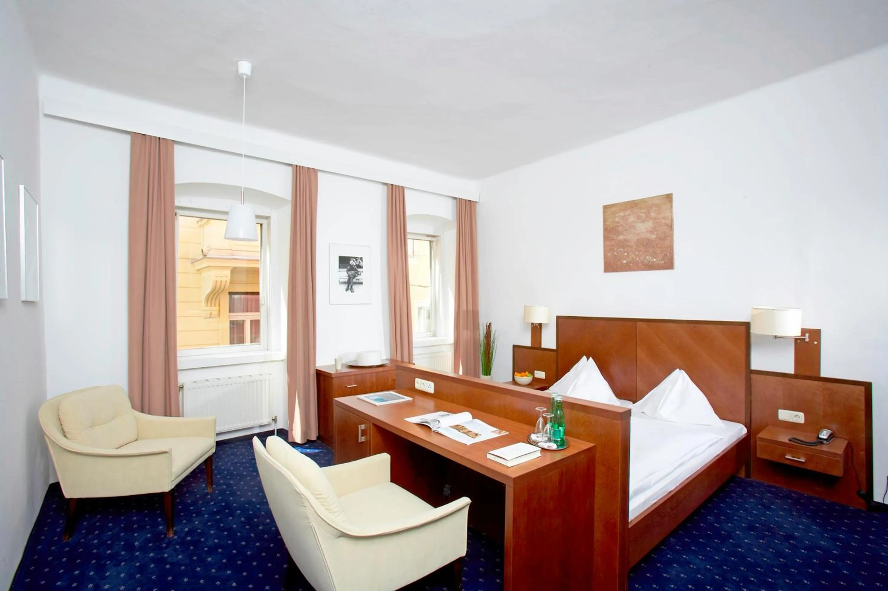 Photo of the whole room, Bed in Keramikhotel Goldener Brunnen