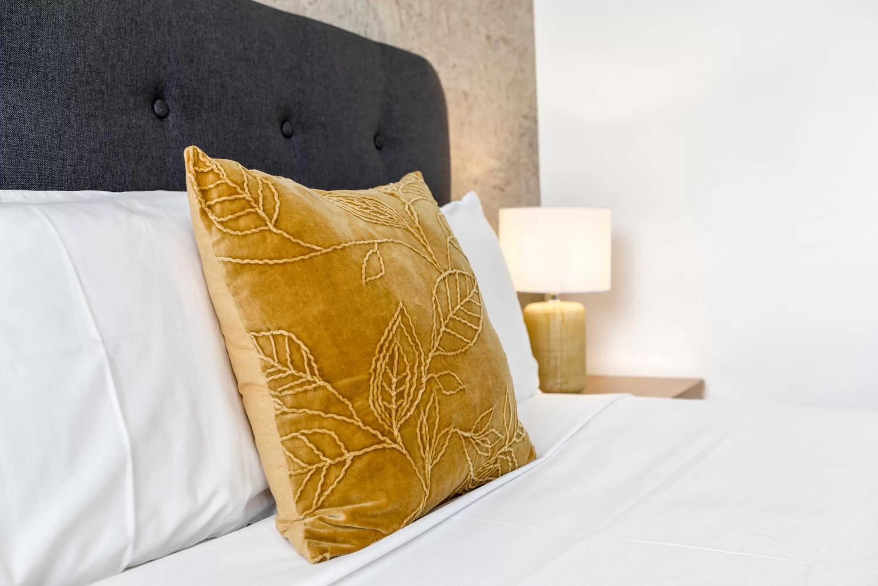 Bed in Mandala Signature Berry