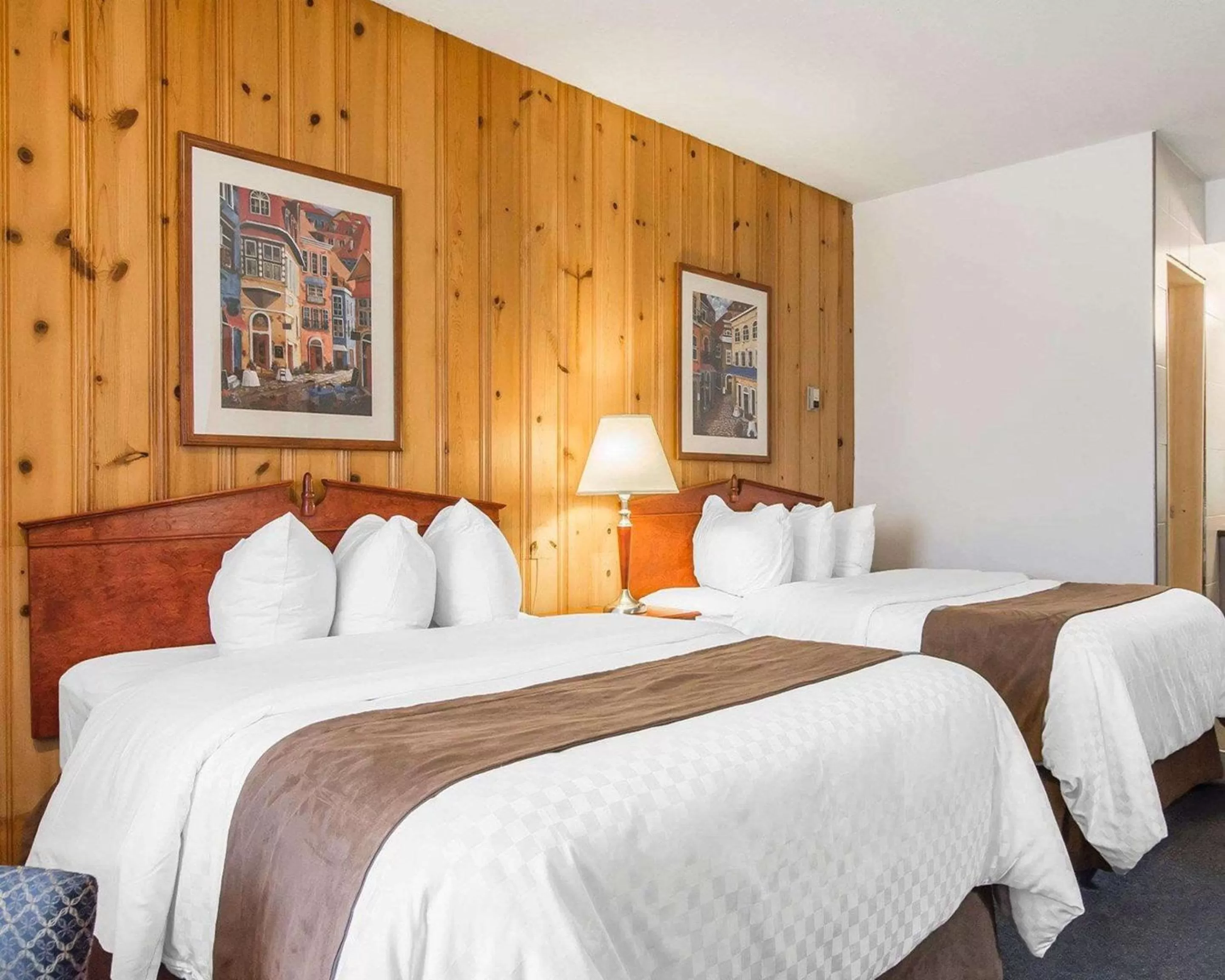 Photo of the whole room, Bed in Hotel Danube Bleu