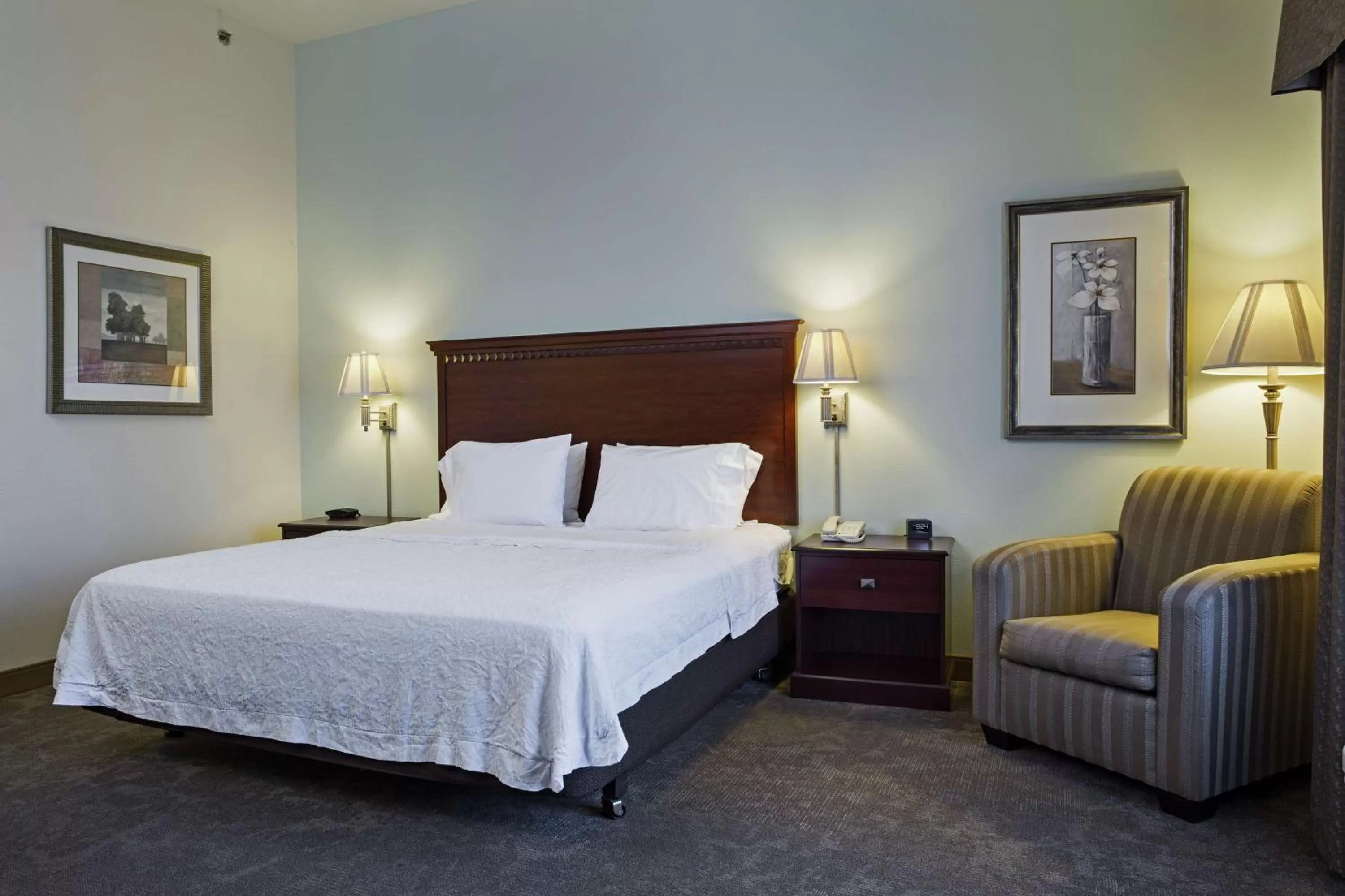 Bed in Hampton Inn & Suites Prescott Valley