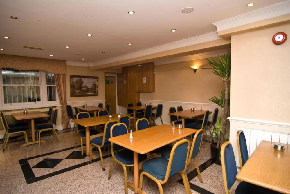 Restaurant/places to eat in Alexandra Hotel