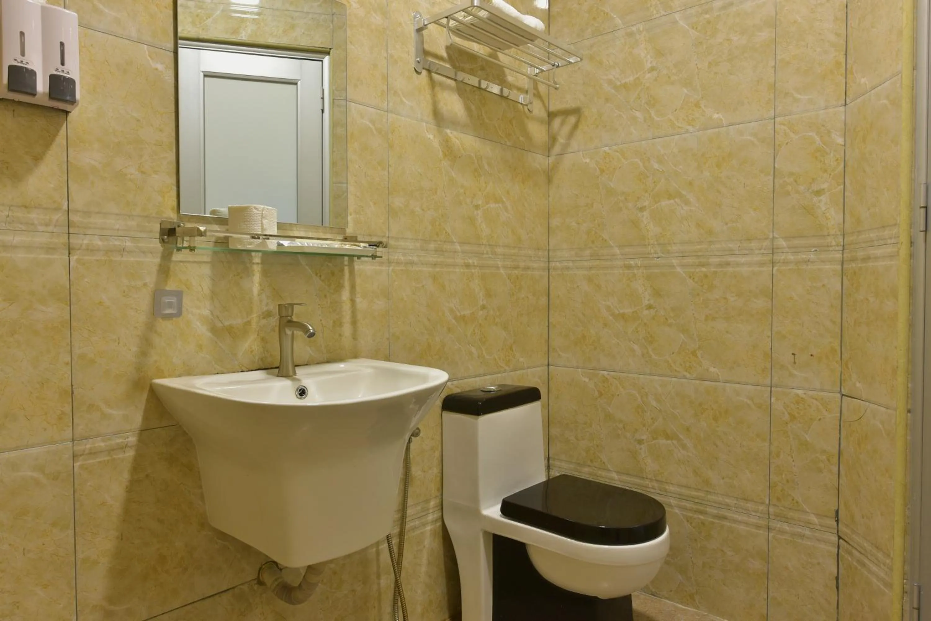 Bathroom in Townhouse OAK Hotel Holmes Johor Jaya