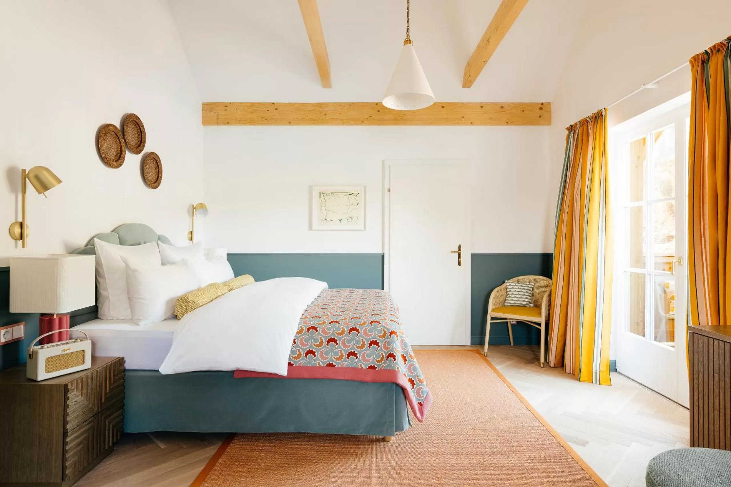 Photo of the whole room, Bed in Villa Alma - a lakeside Boutique Hotel