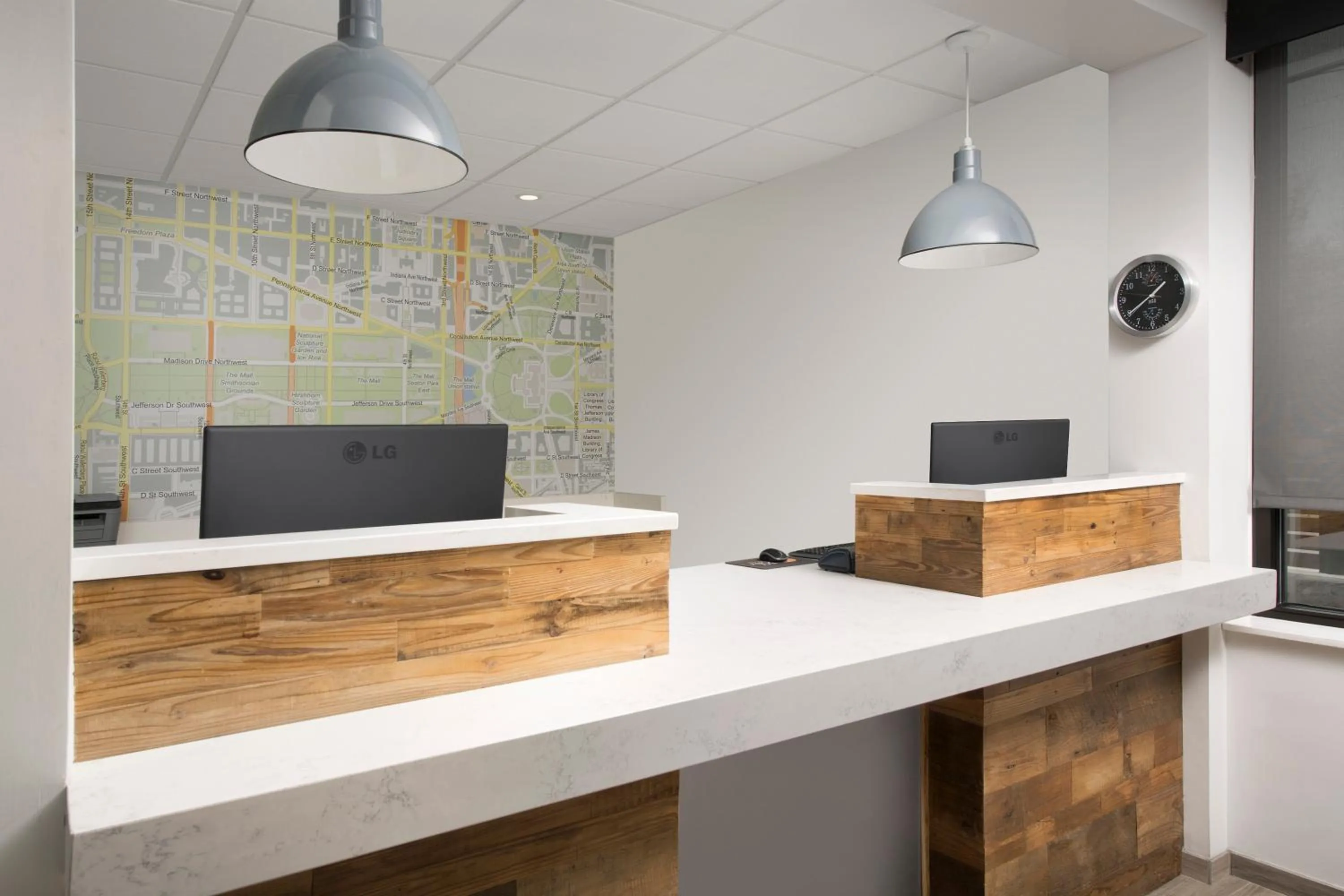 Lobby or reception in Ivy City Hotel